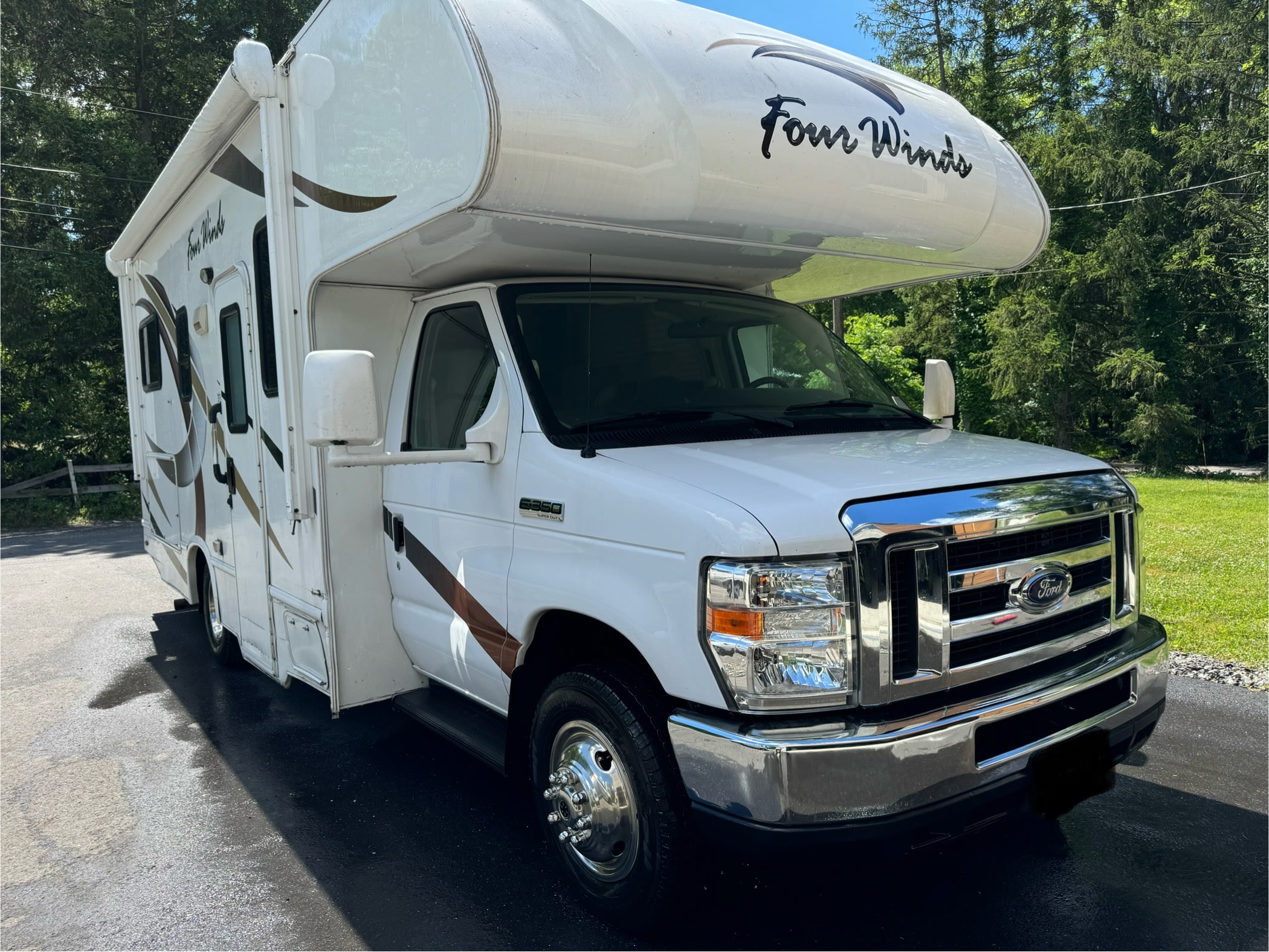 Newer Class C Motorhome - Easy to Drive - 2018