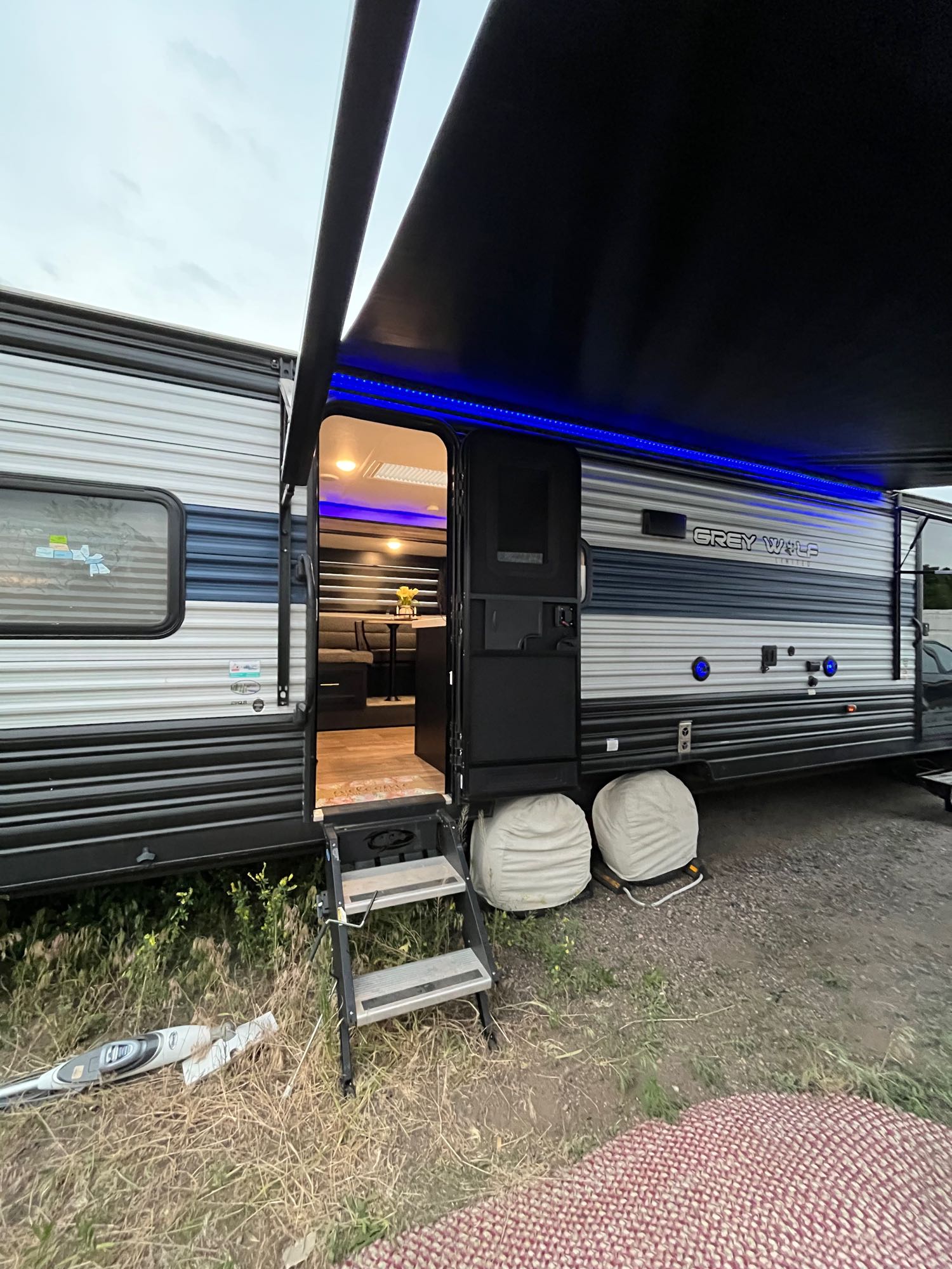 Travel trailer RV Rental 