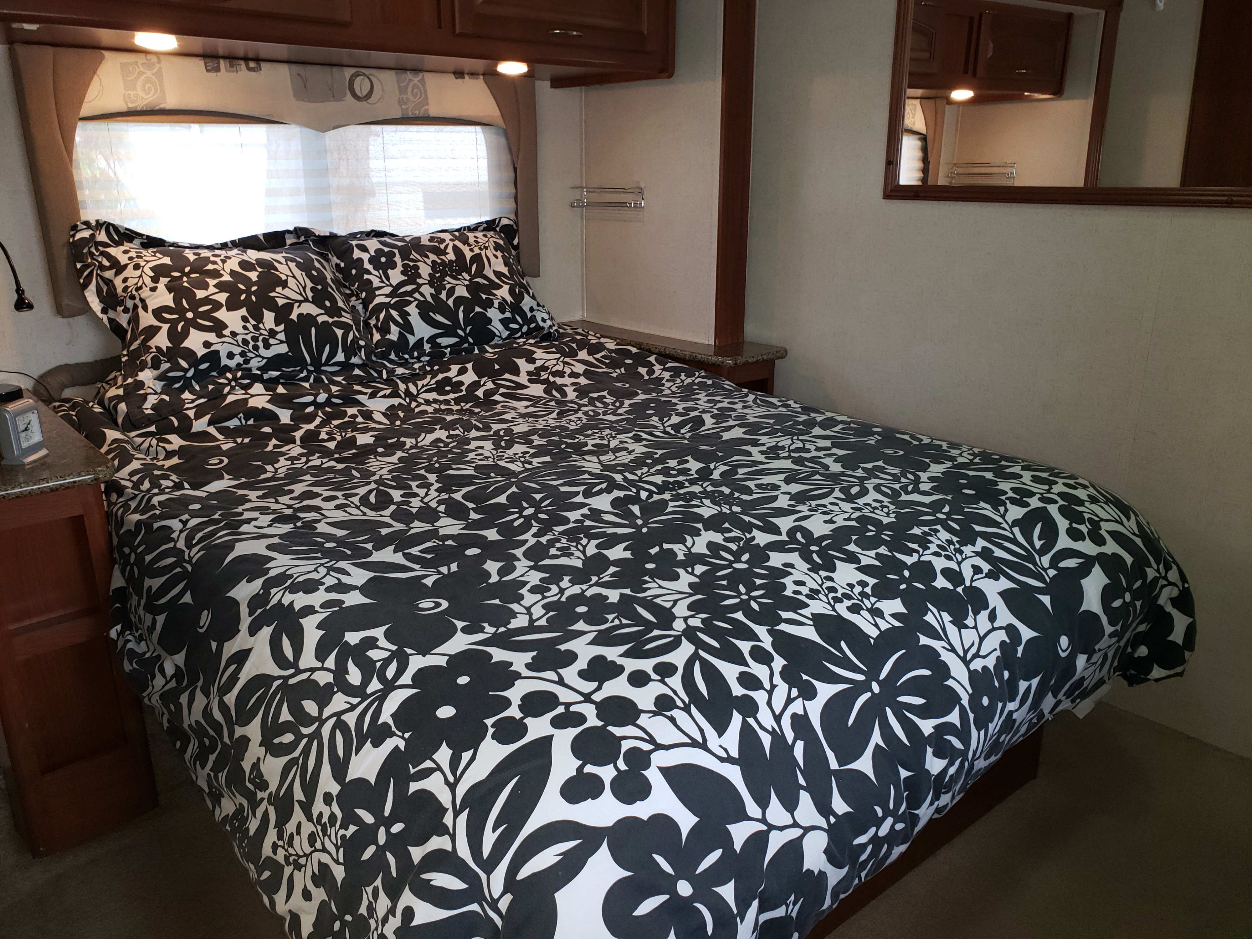 Master Queen Bed is very comfy & cozy . Fleetwood Fiesta LX 2008