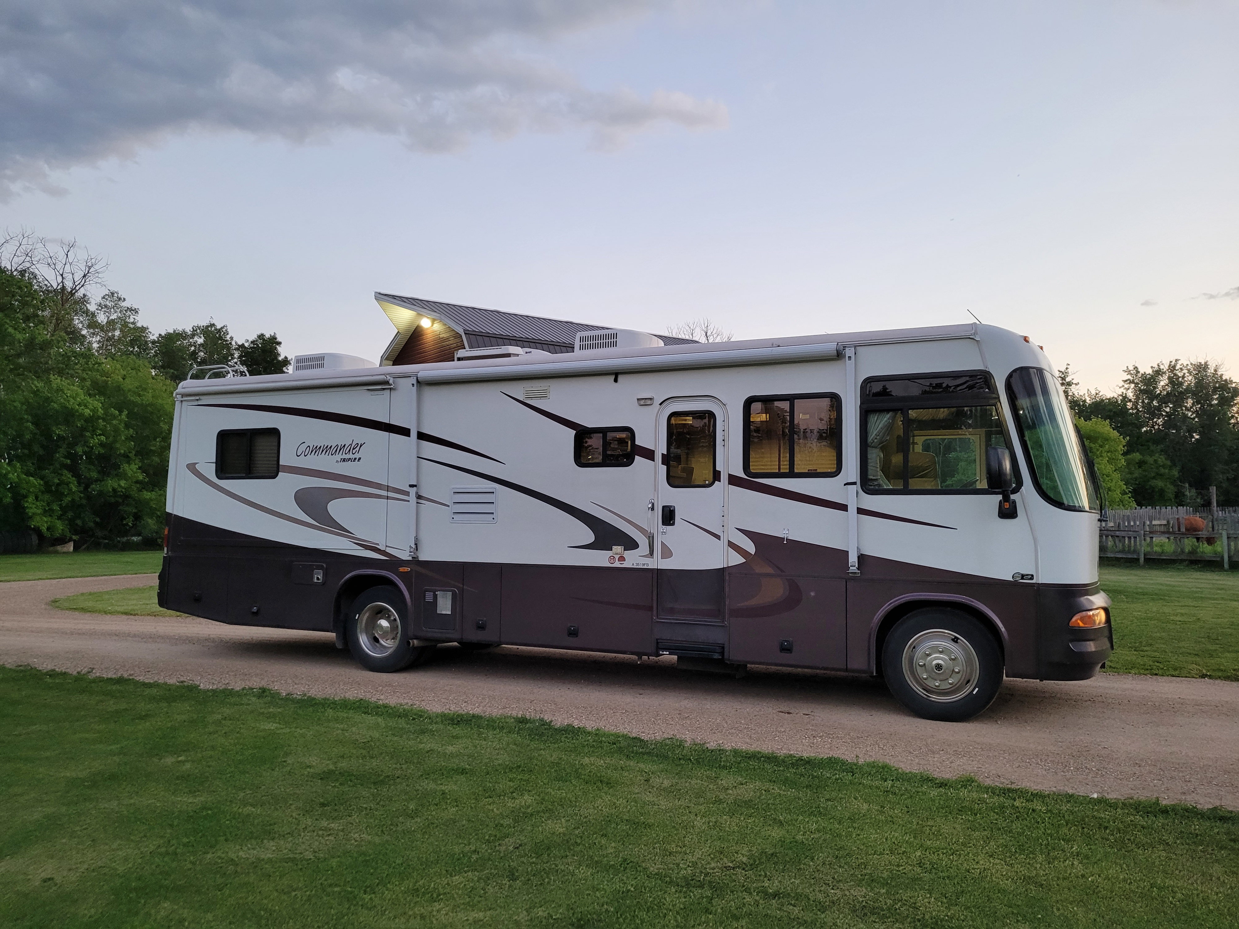 2004 Triple E Commander