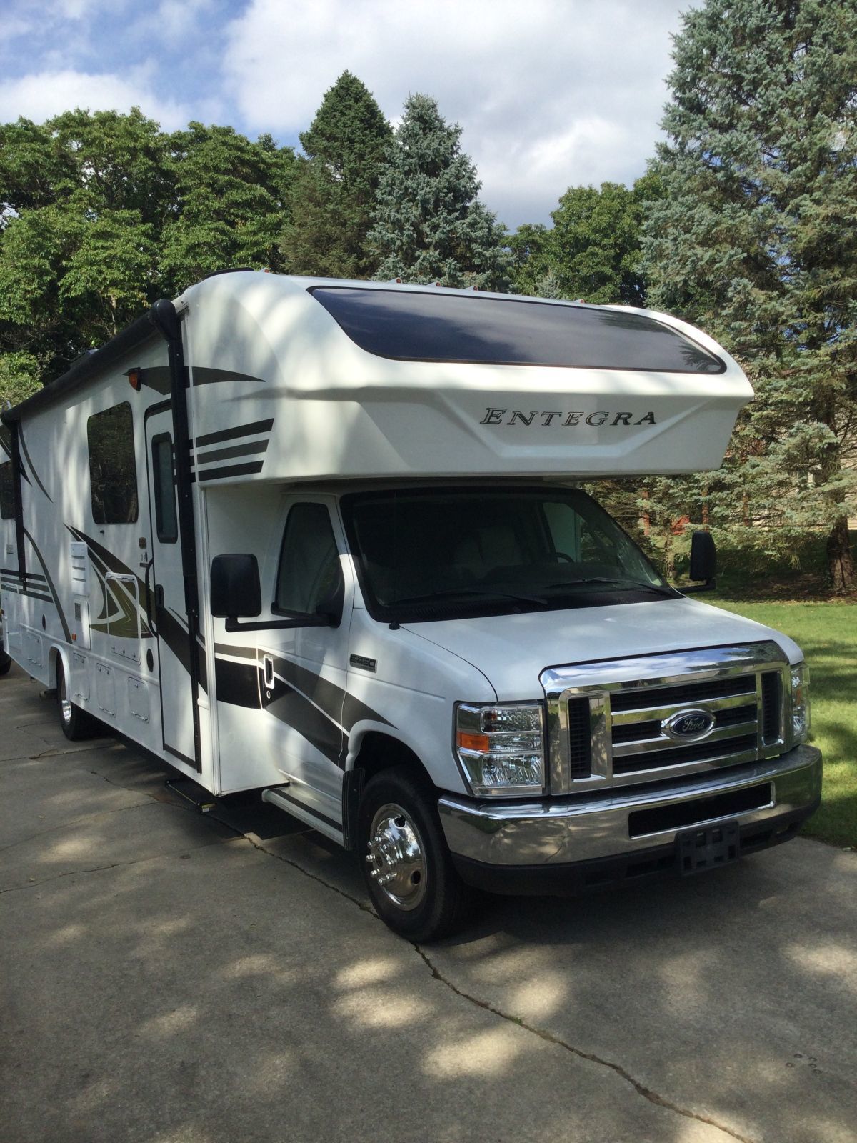 The White Pearl is Perfect for a Family Adventure!