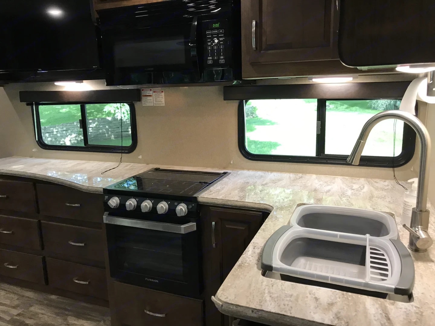 Travel trailer RV Rental 