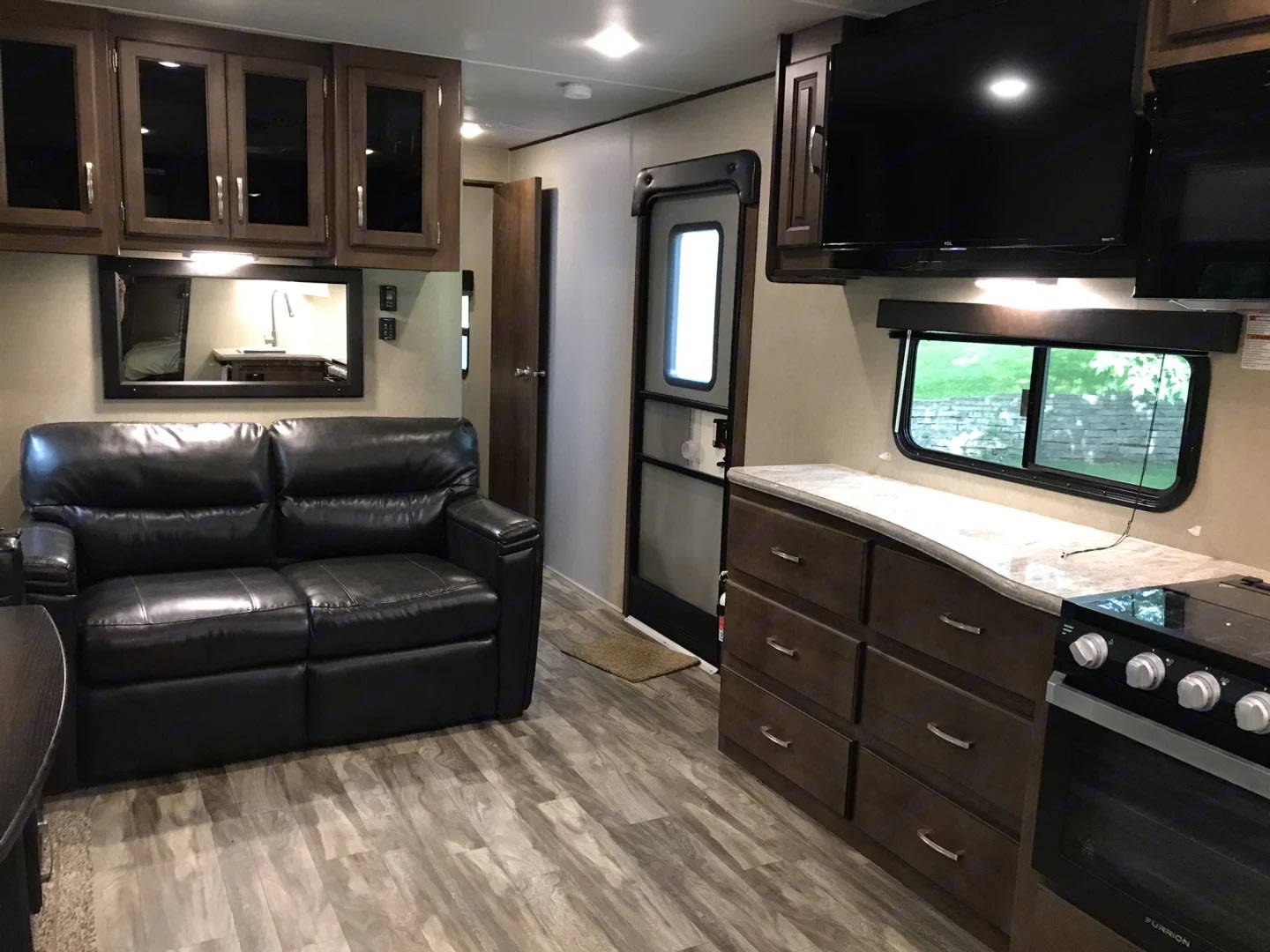 Travel trailer RV Rental 