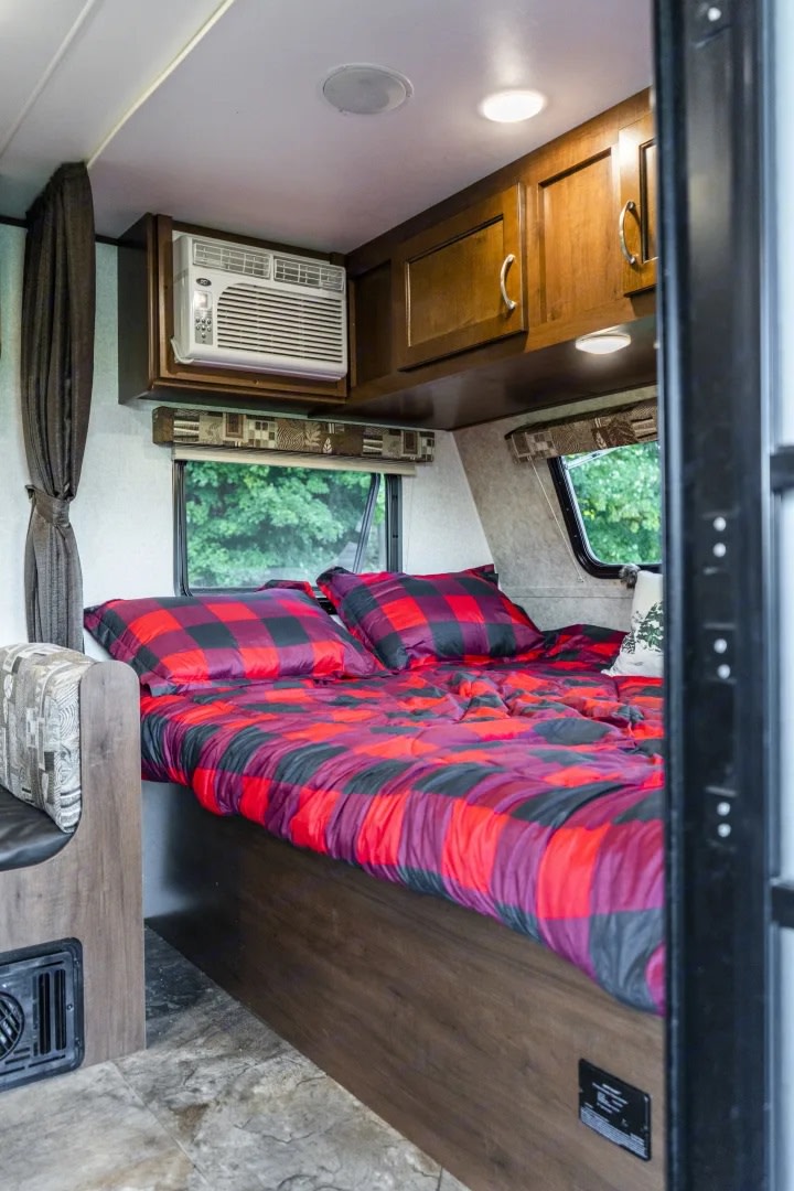 Travel trailer RV Rental 