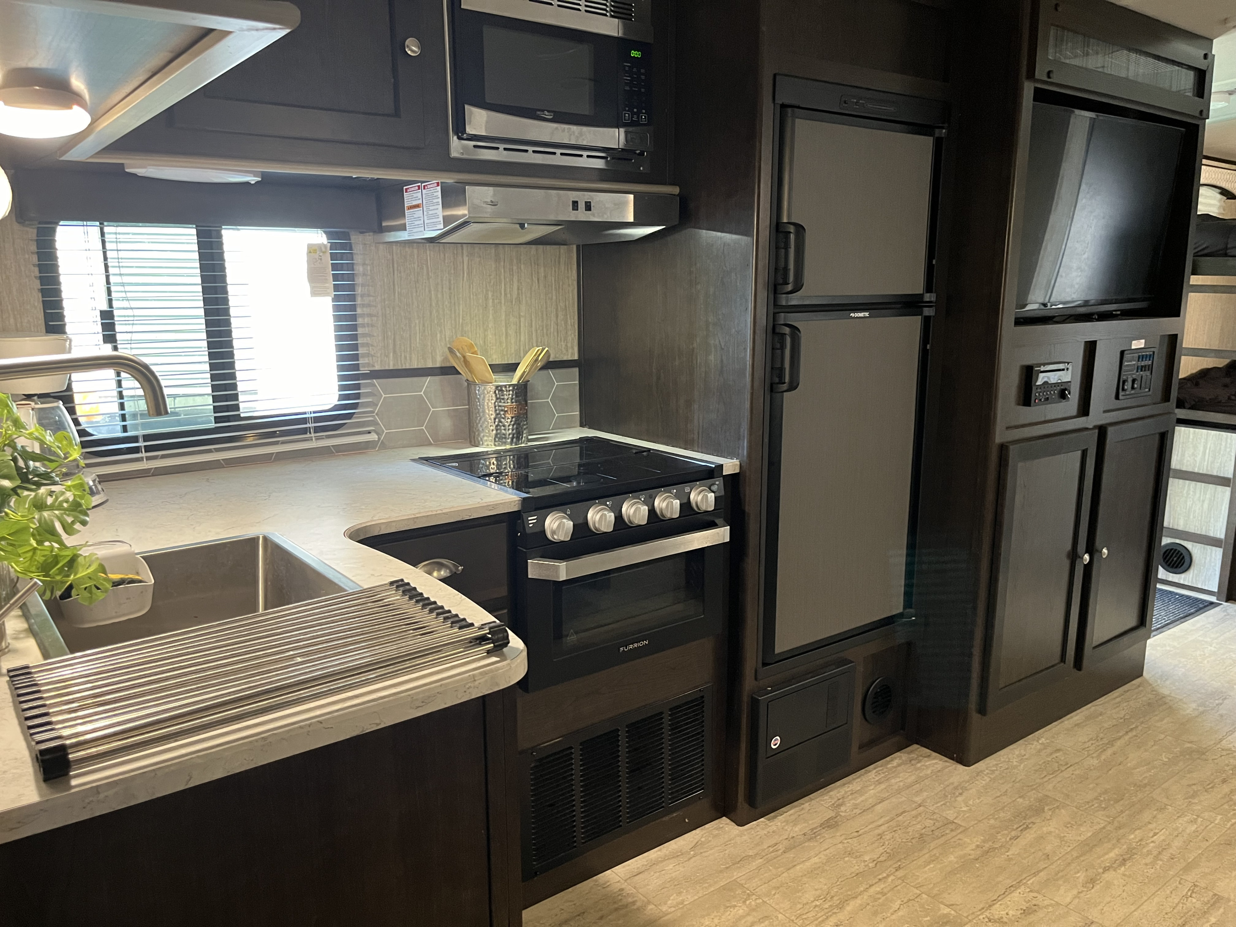 Travel trailer RV Rental 