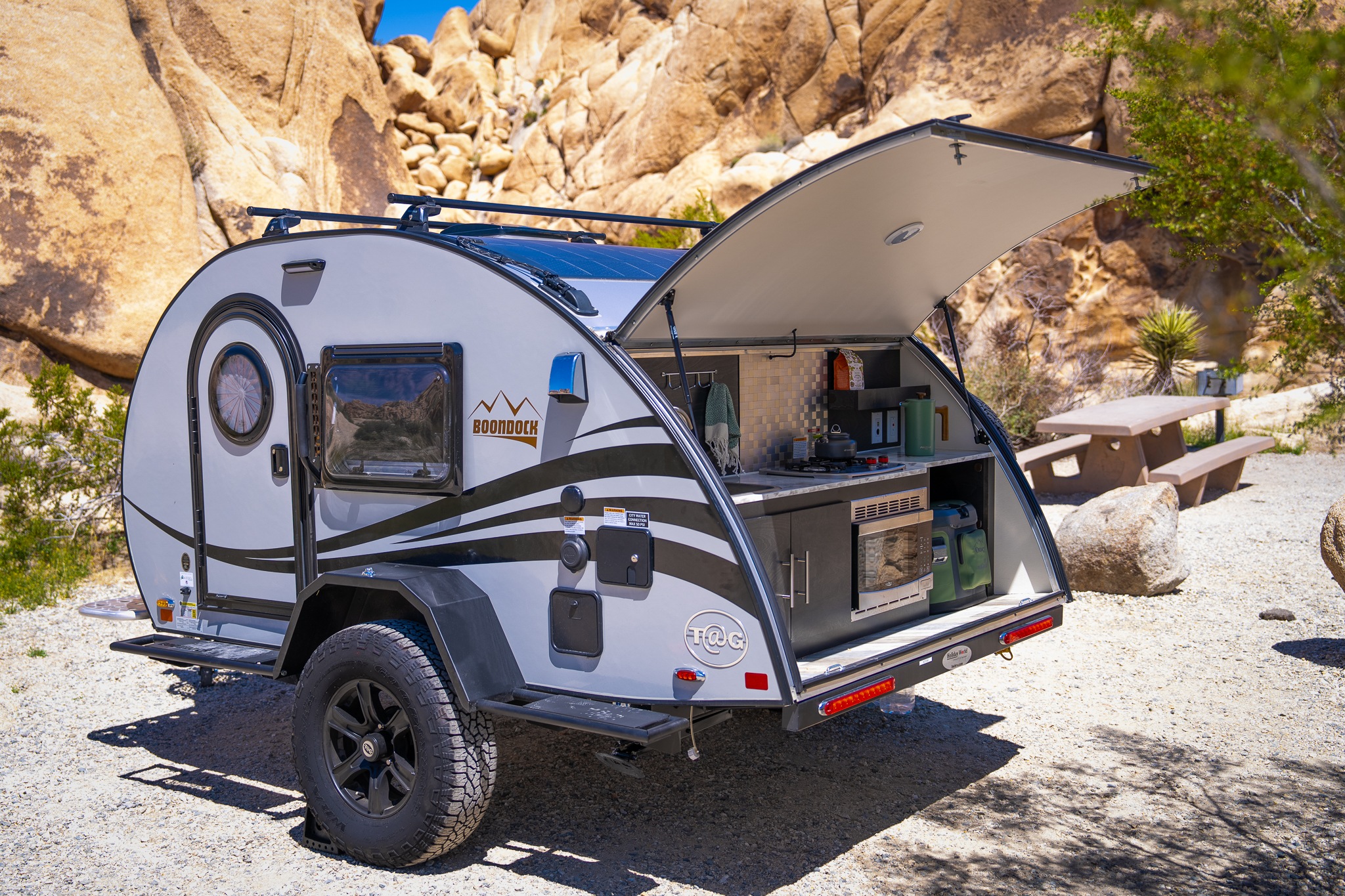 BRAND NEW! #1 Teardrop Trailer, Cozy King Bed, Outdoor Kitchen