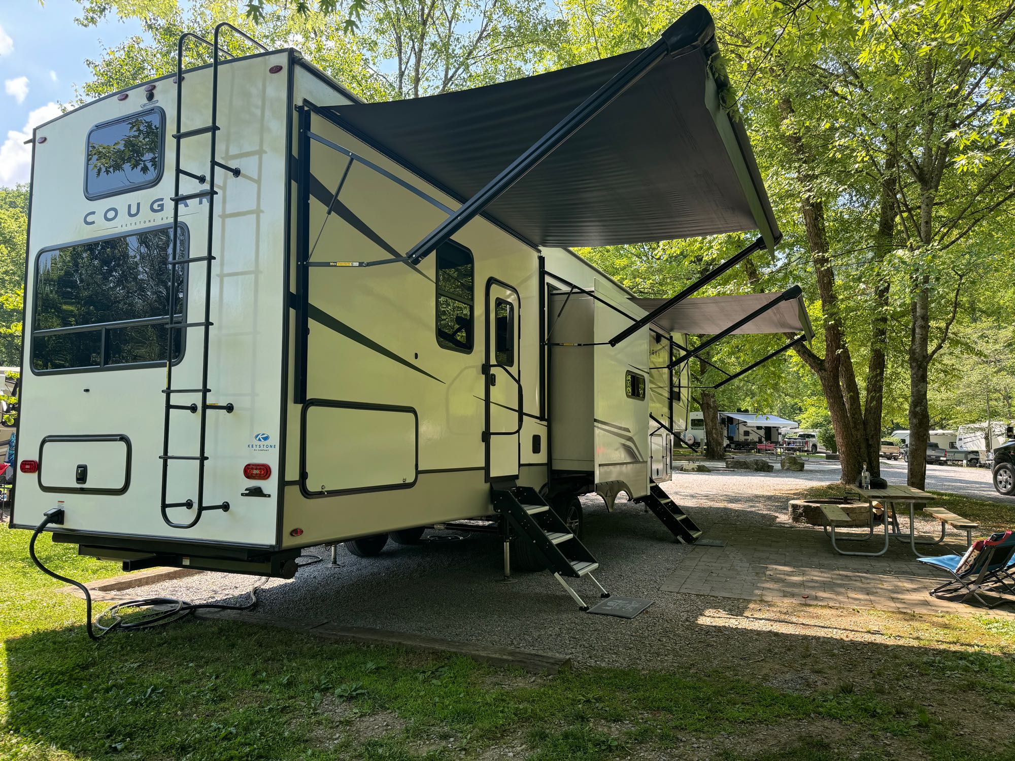 Luxury Camper / 2 Bedroom