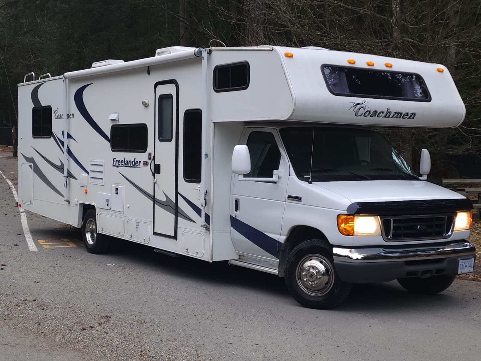 New listing 8 passengers , all dates available,money saver Class C Motorhom