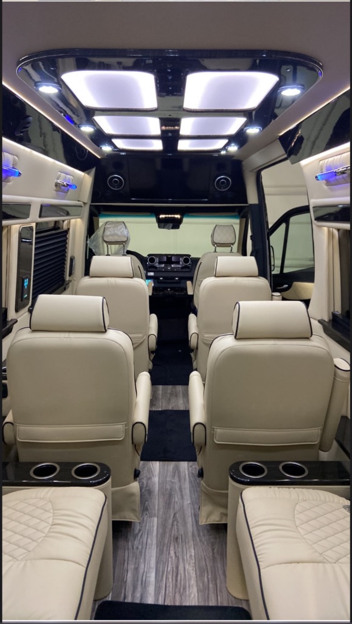PREMIER ULTIMATE COACH