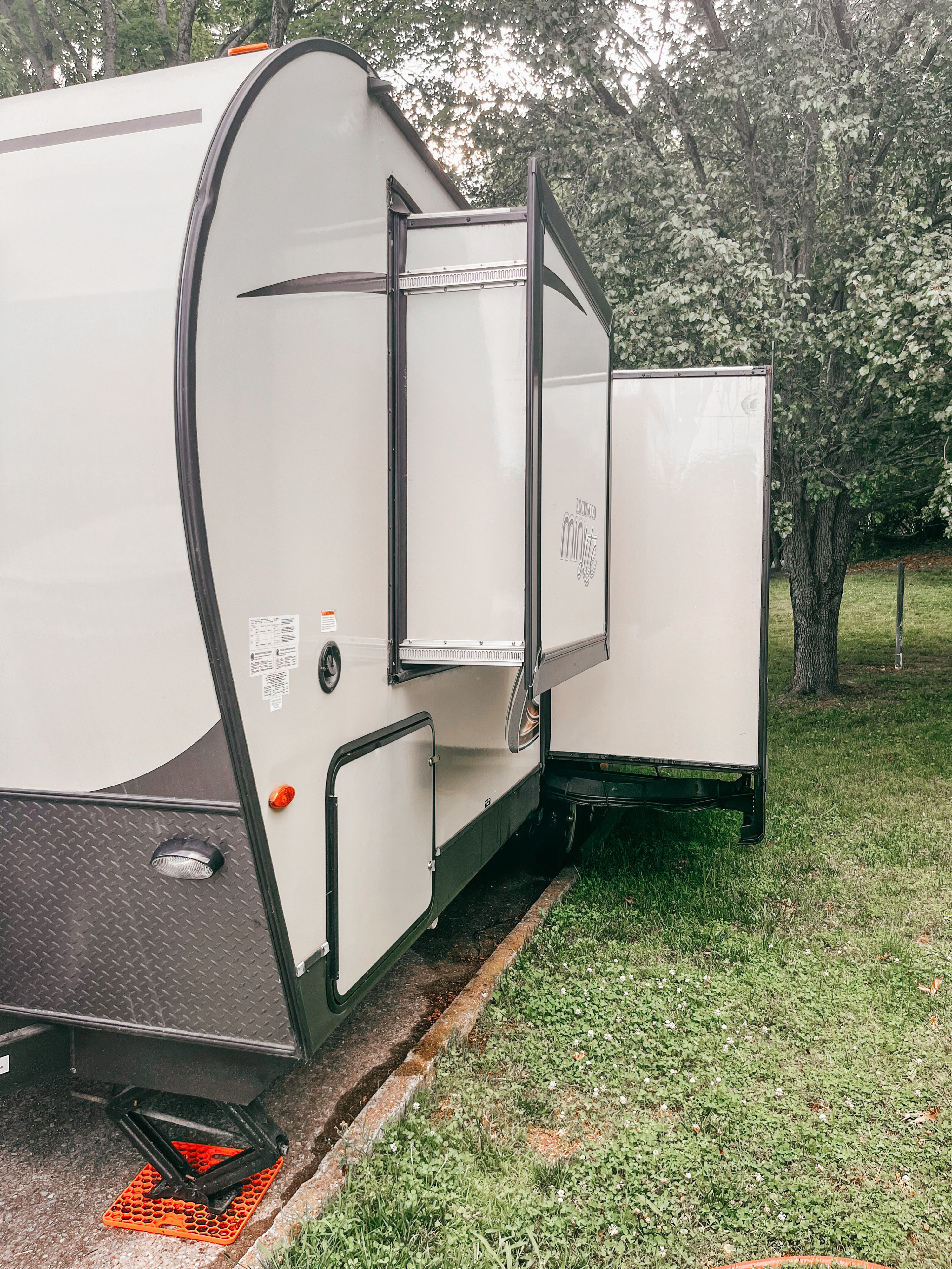 Travel trailer RV Rental 