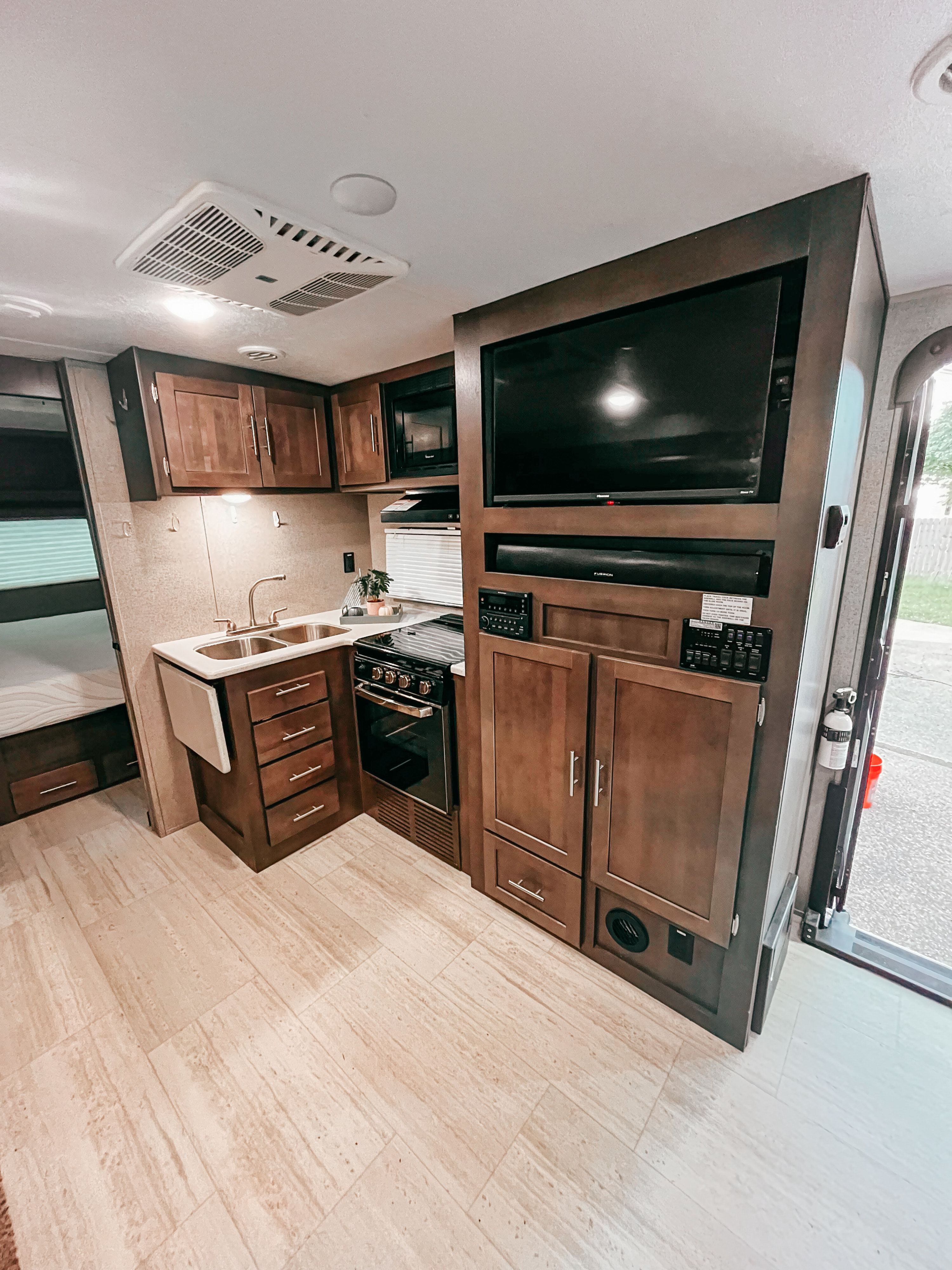 Travel trailer RV Rental 