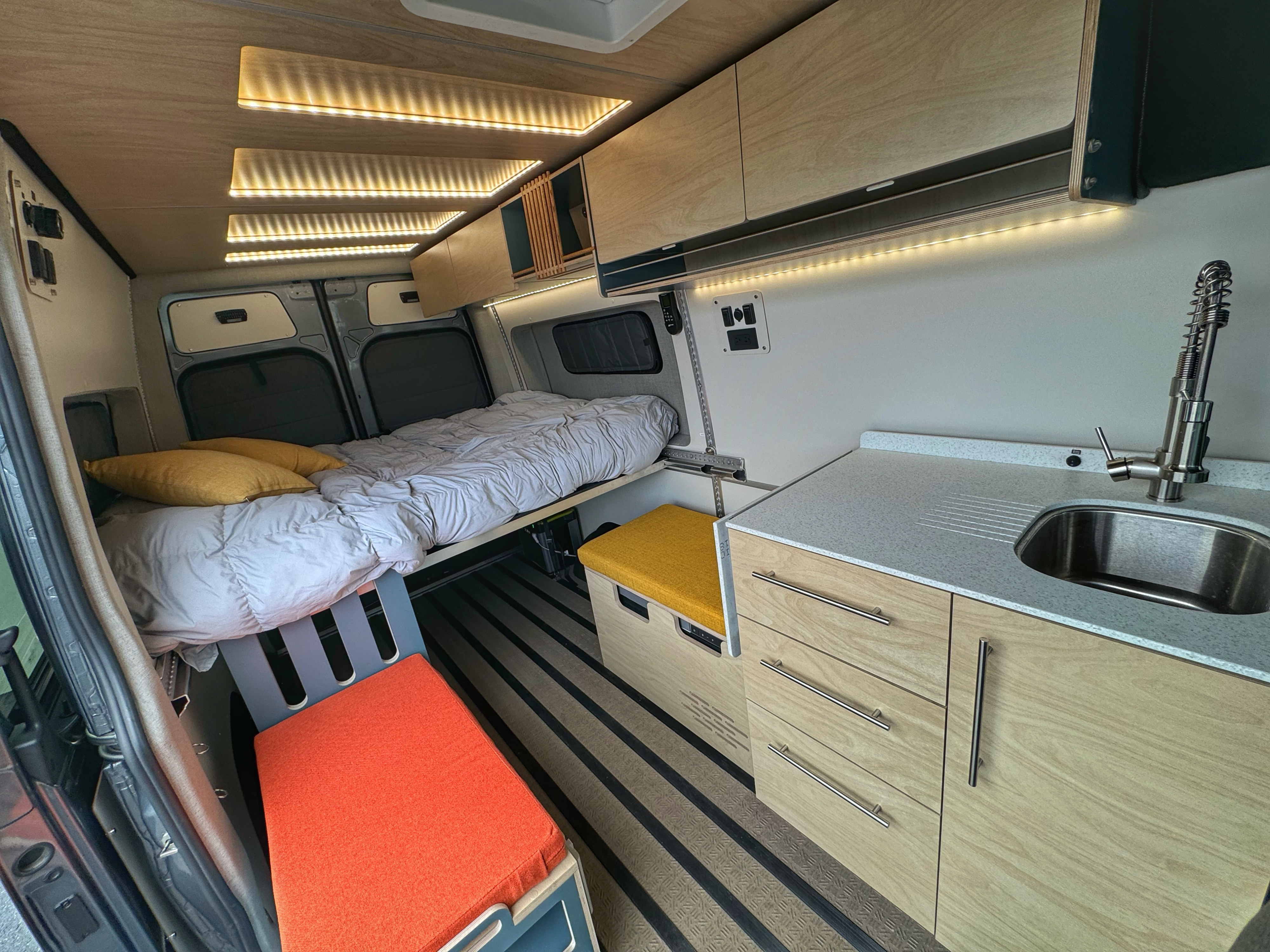 Camper van RV Rental 