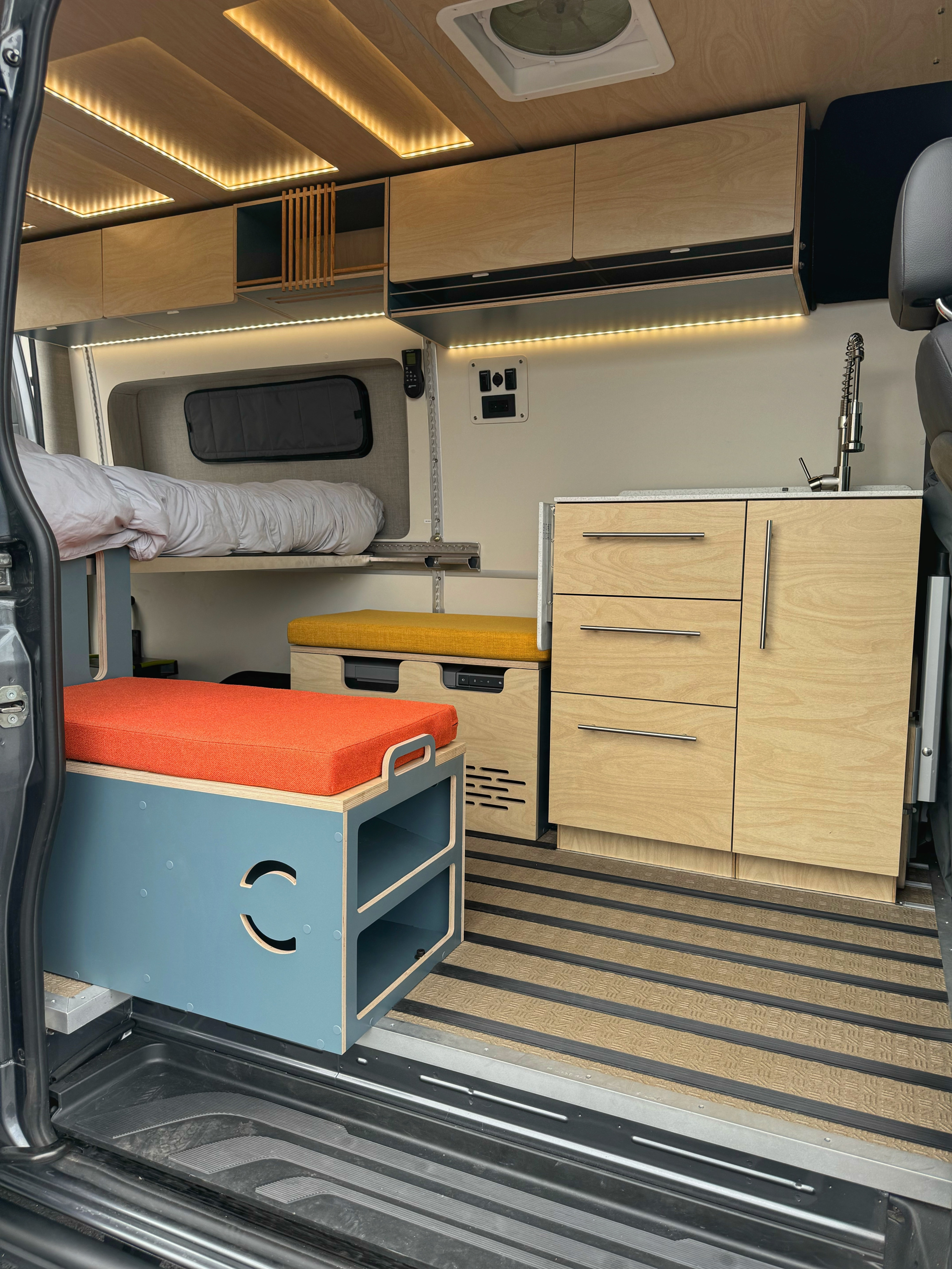 Camper van RV Rental 