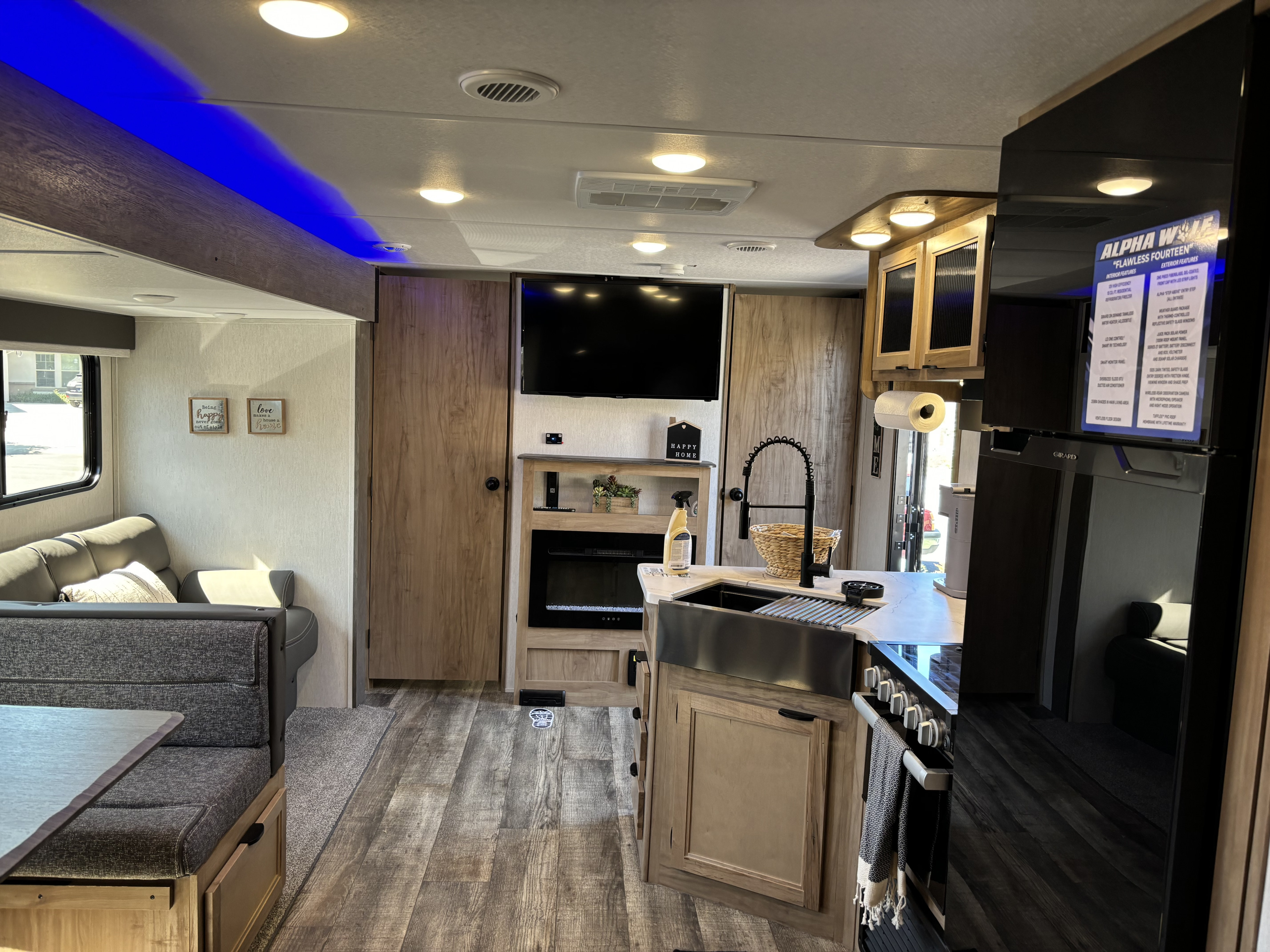 Travel trailer RV Rental 