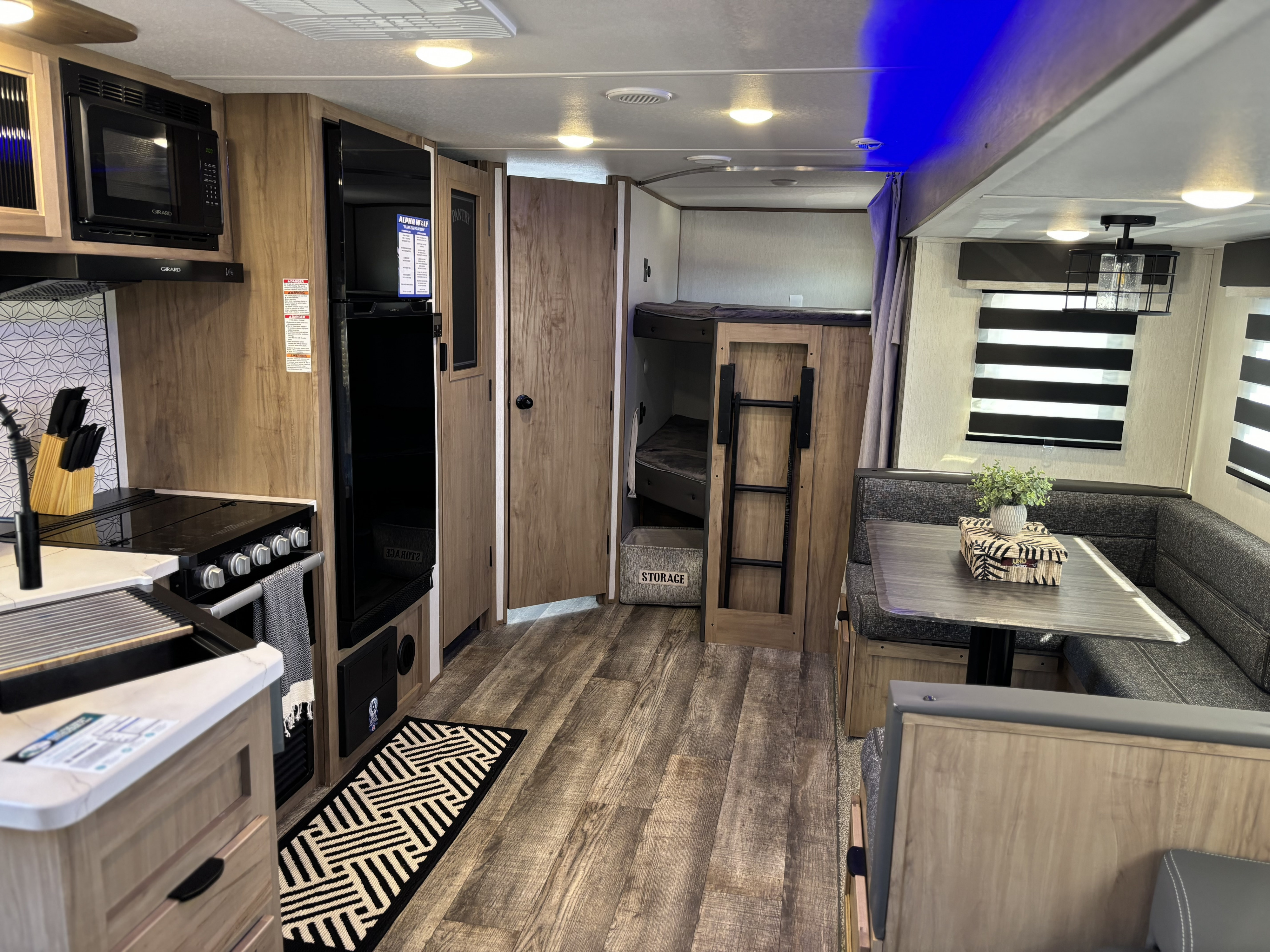 Travel trailer RV Rental 