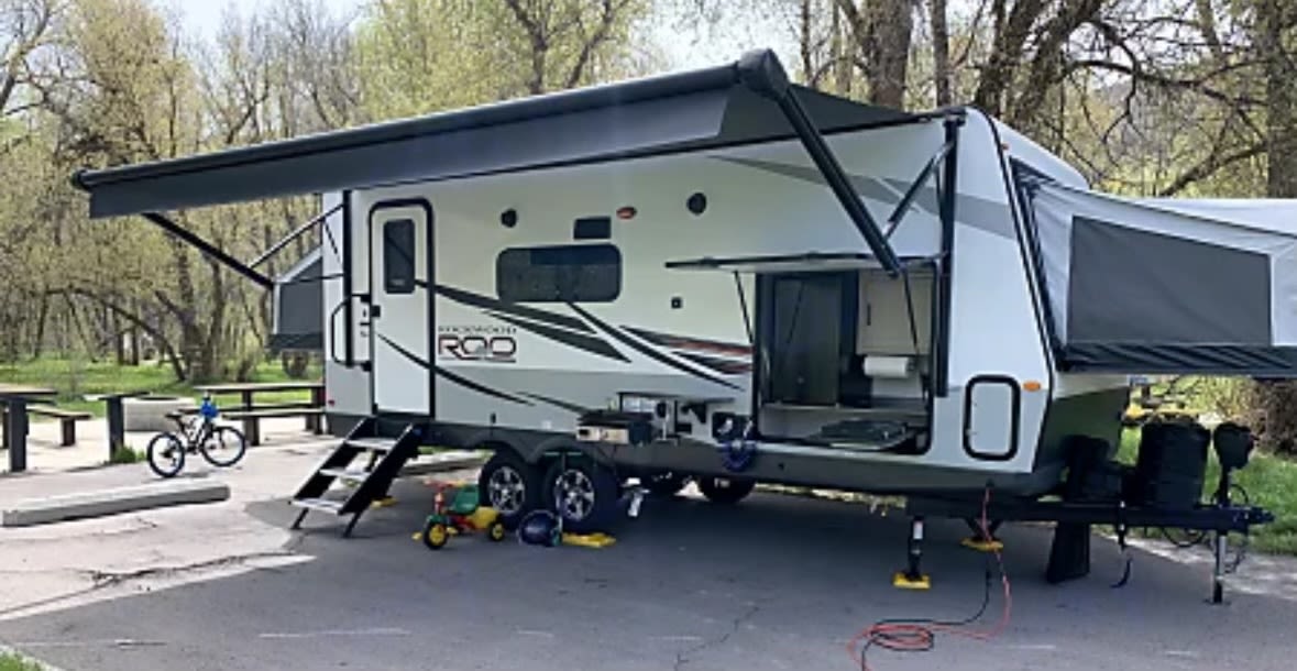 Rockwood Roo 235S - Double Queen Beauty!