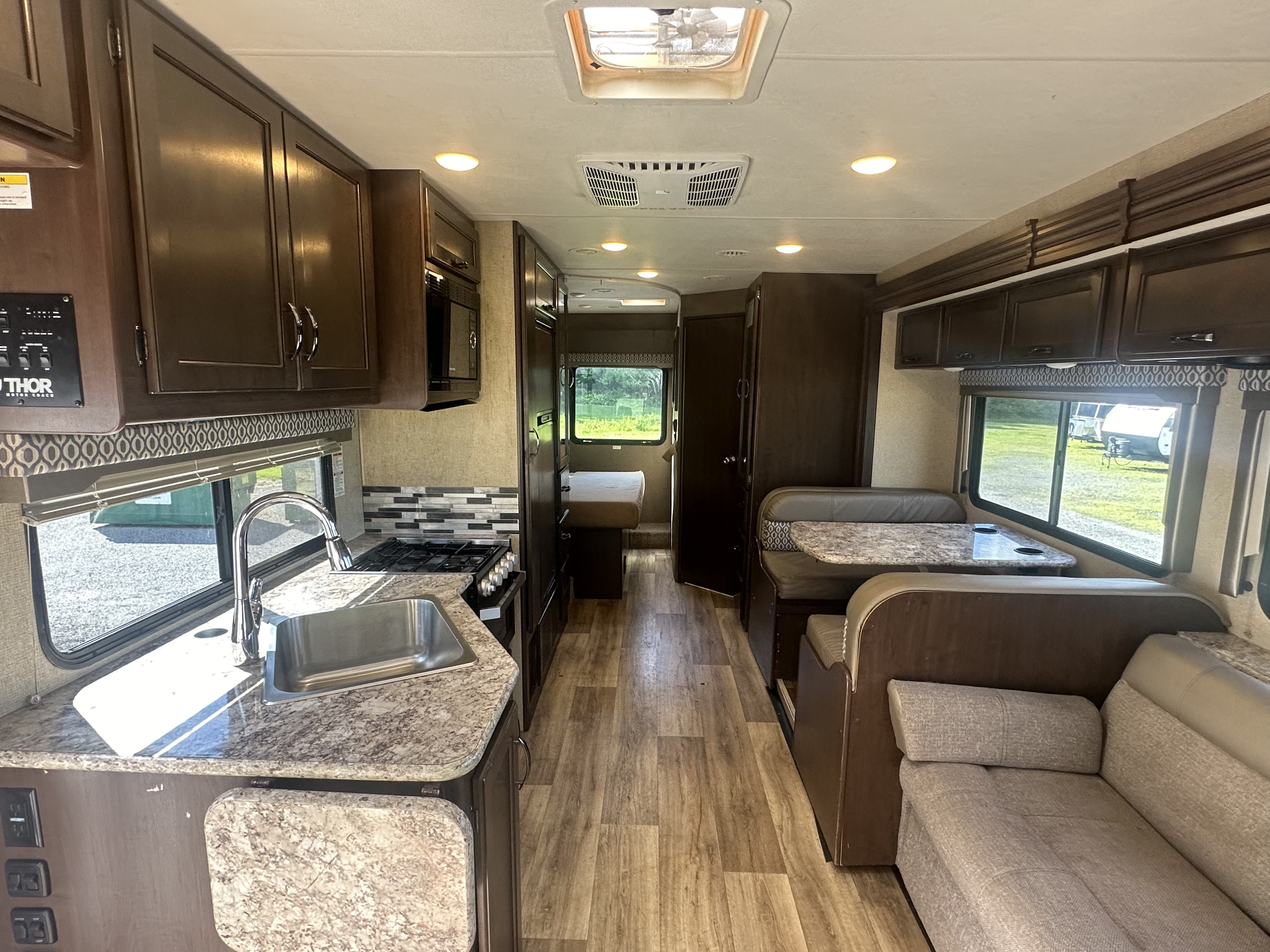 2019 Thor Motor Coach Freedom Elite