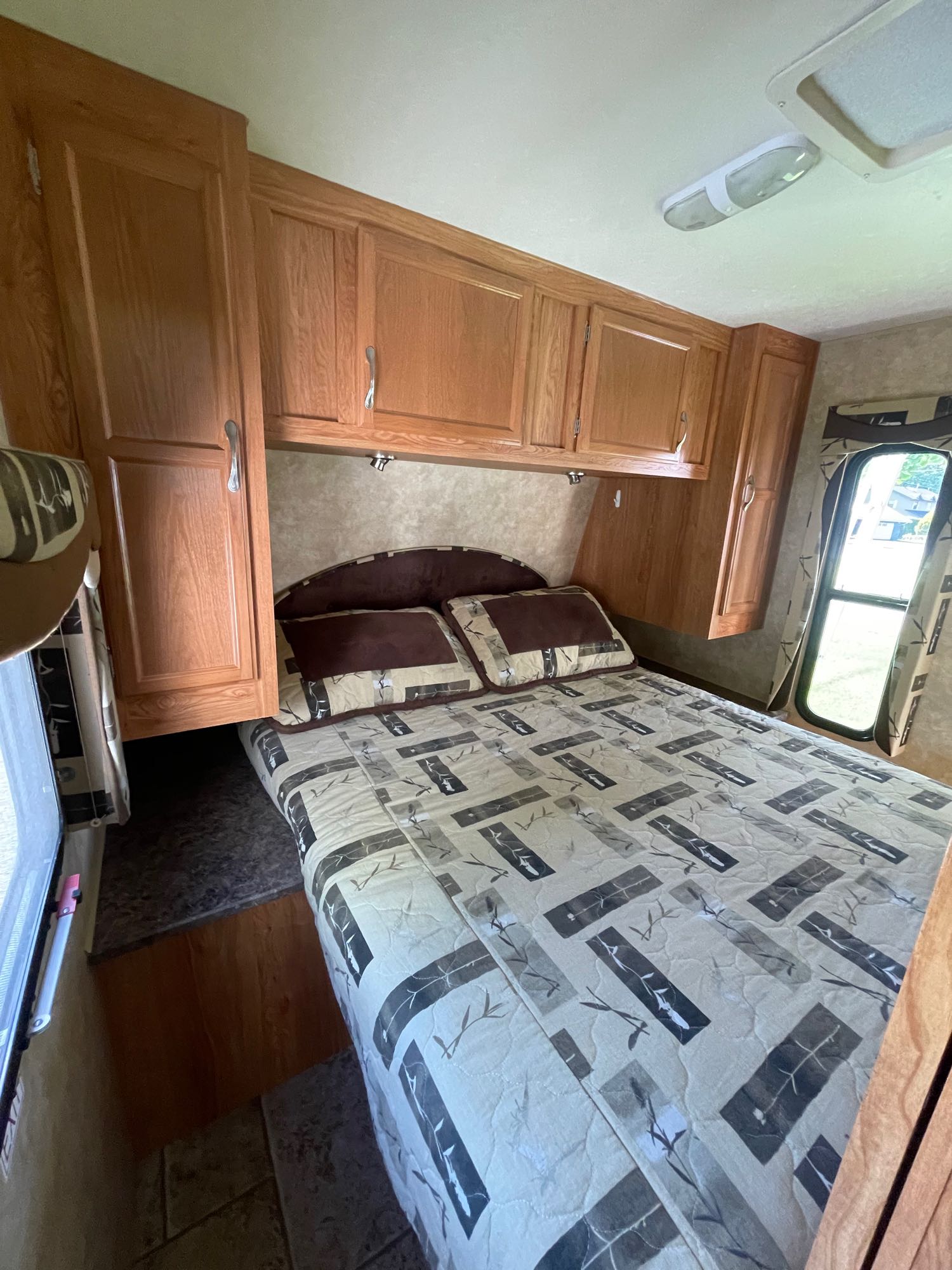 Main bedroom. The main living tv swivels to this room when the doors are closed. . Jayco Eagle Super Lite 2010