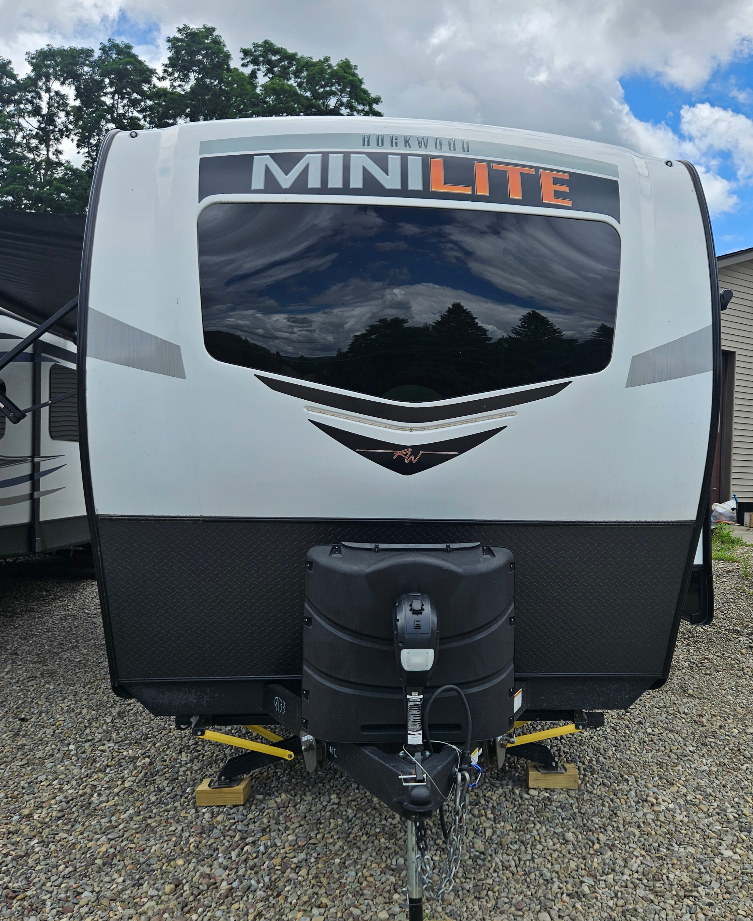 Finger Lakes RV Rentals "Lil Bit"