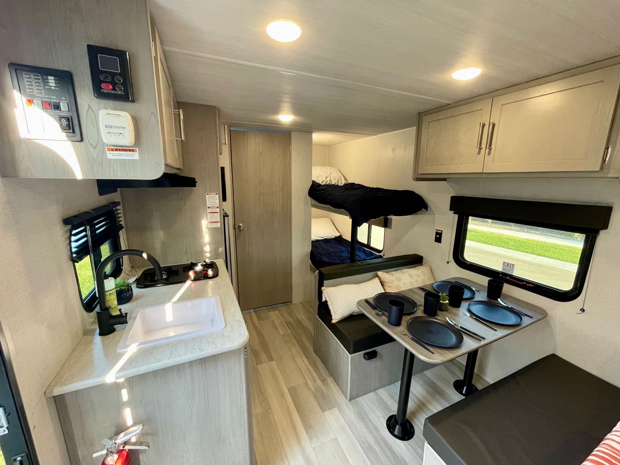 Mountain Munchkin - Sleeps 4 to 5 - Springdale Mini 1800BH