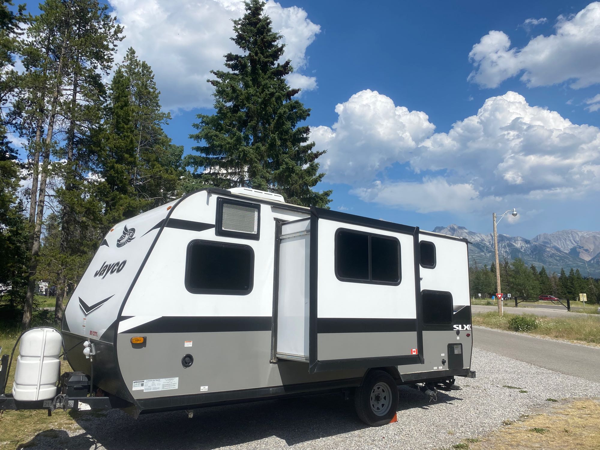 2022 Jayco Jay Flight SLX View 3 - Calgary RV Rental Details