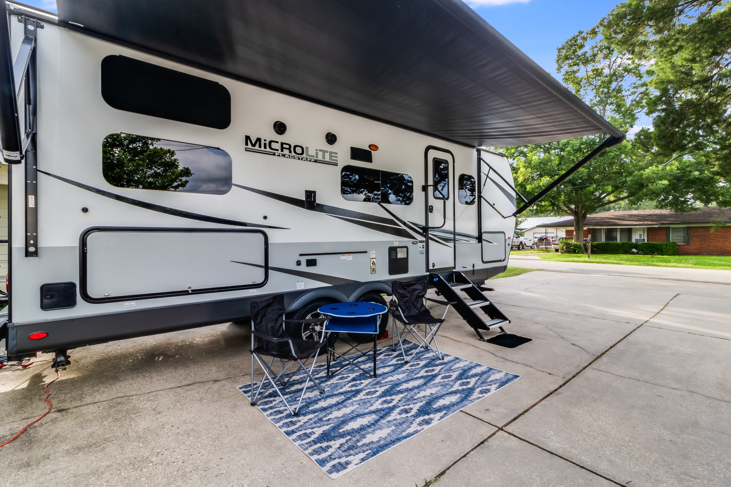 Spacious, Family Friendly, Double Bunk, Micro Lite 25 ft Camper [Sleeps 6]