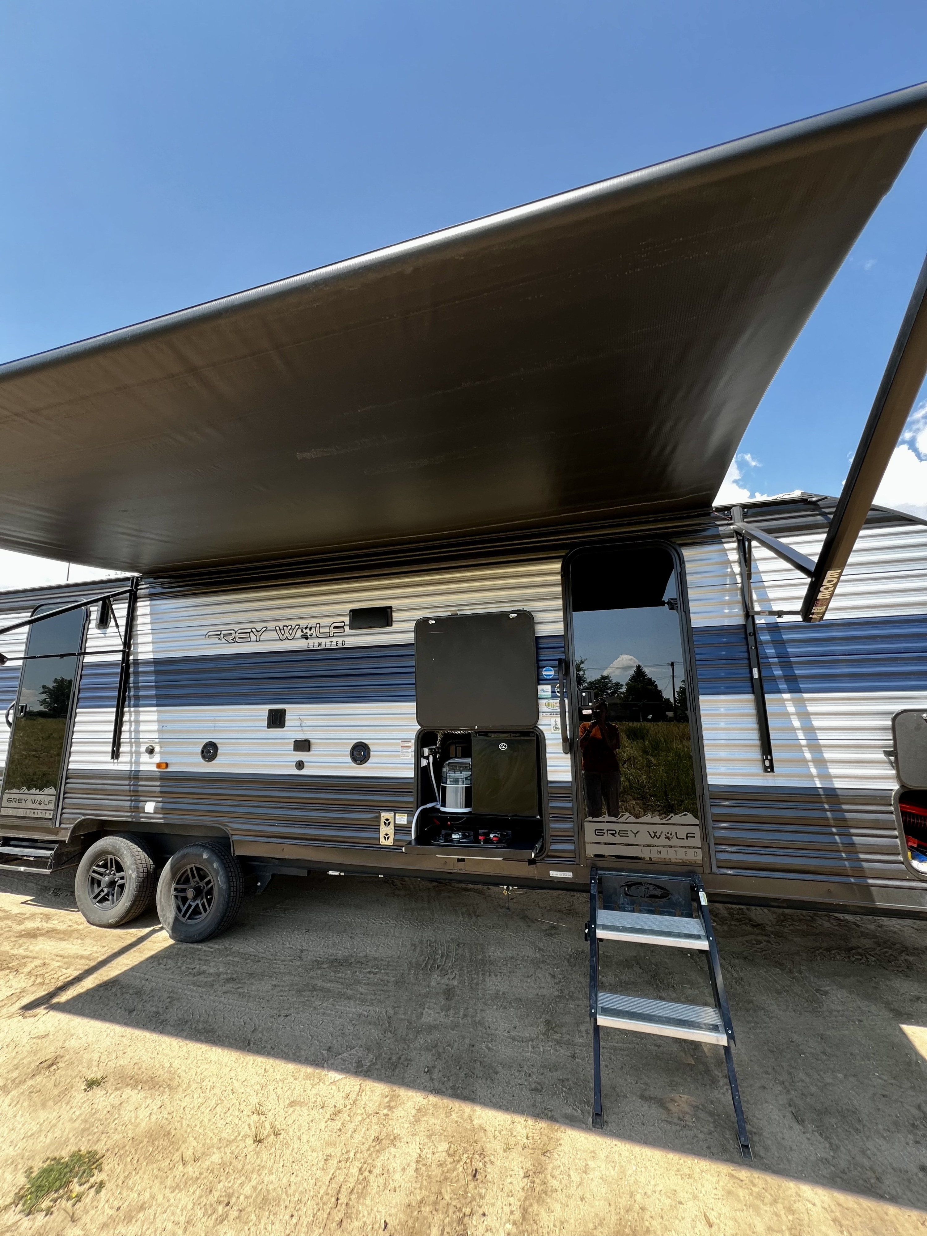 2022 Cherokee Grey Wolf 27RR Toy Hauler
