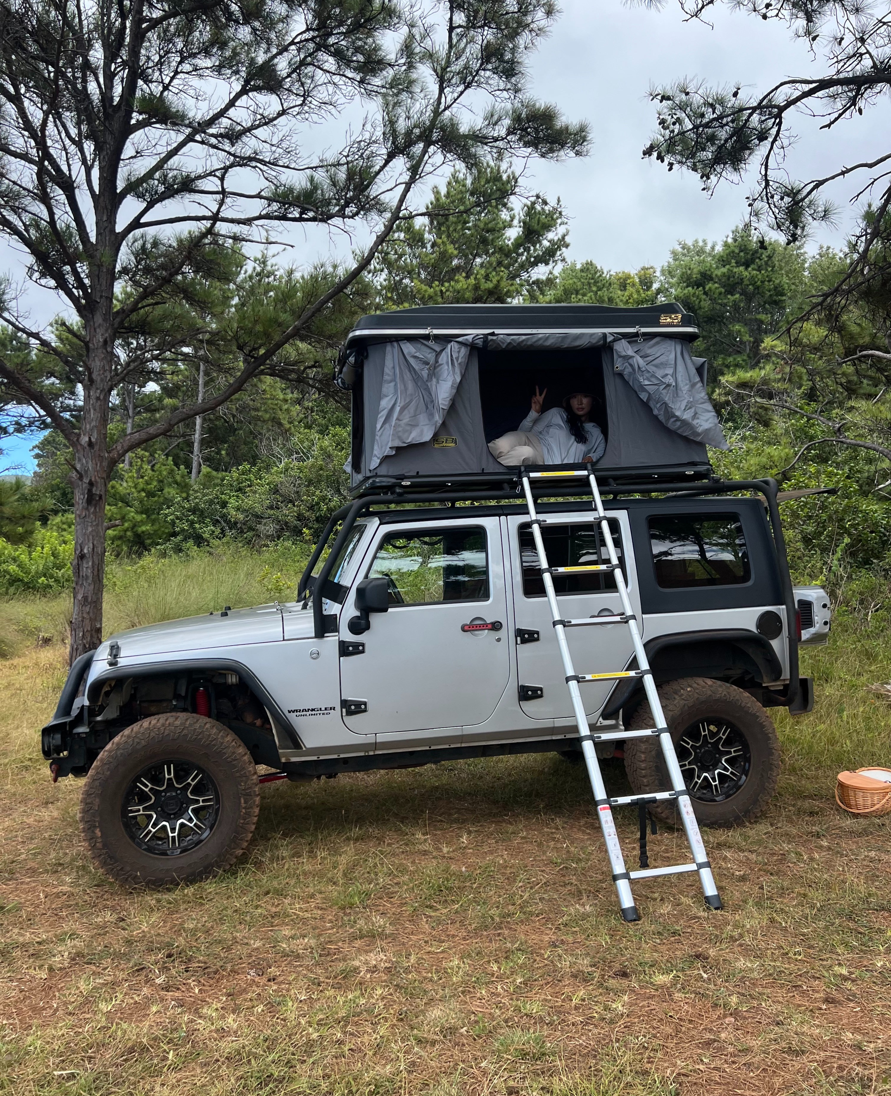 Silver Jeep Wrangler