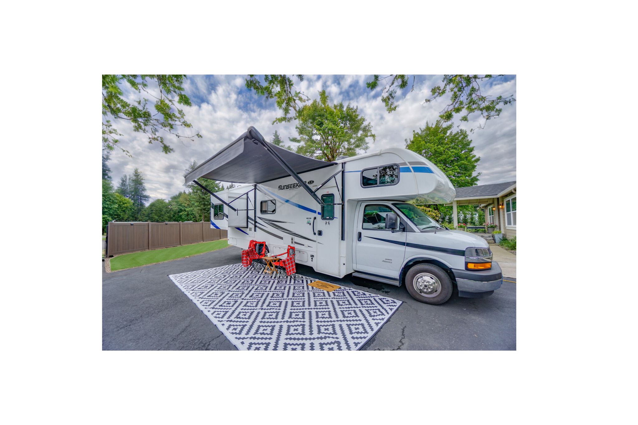 2 slides MODERN MOTORHOME  Forest River 2020, FAMILY FAVORITE, WIFI