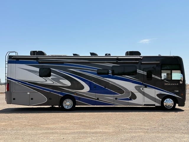 Beautiful Coach Meticulously Maintained Ready to Enjoy