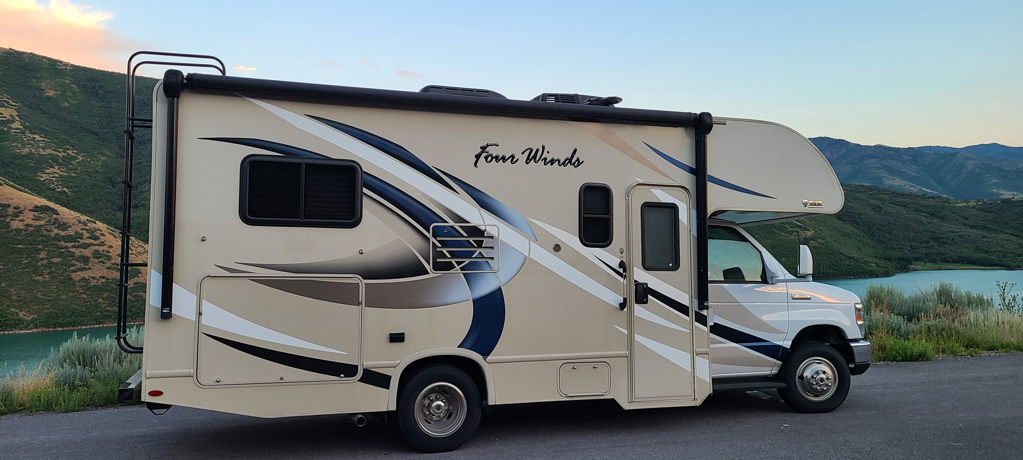 2018 Thor Four Winds