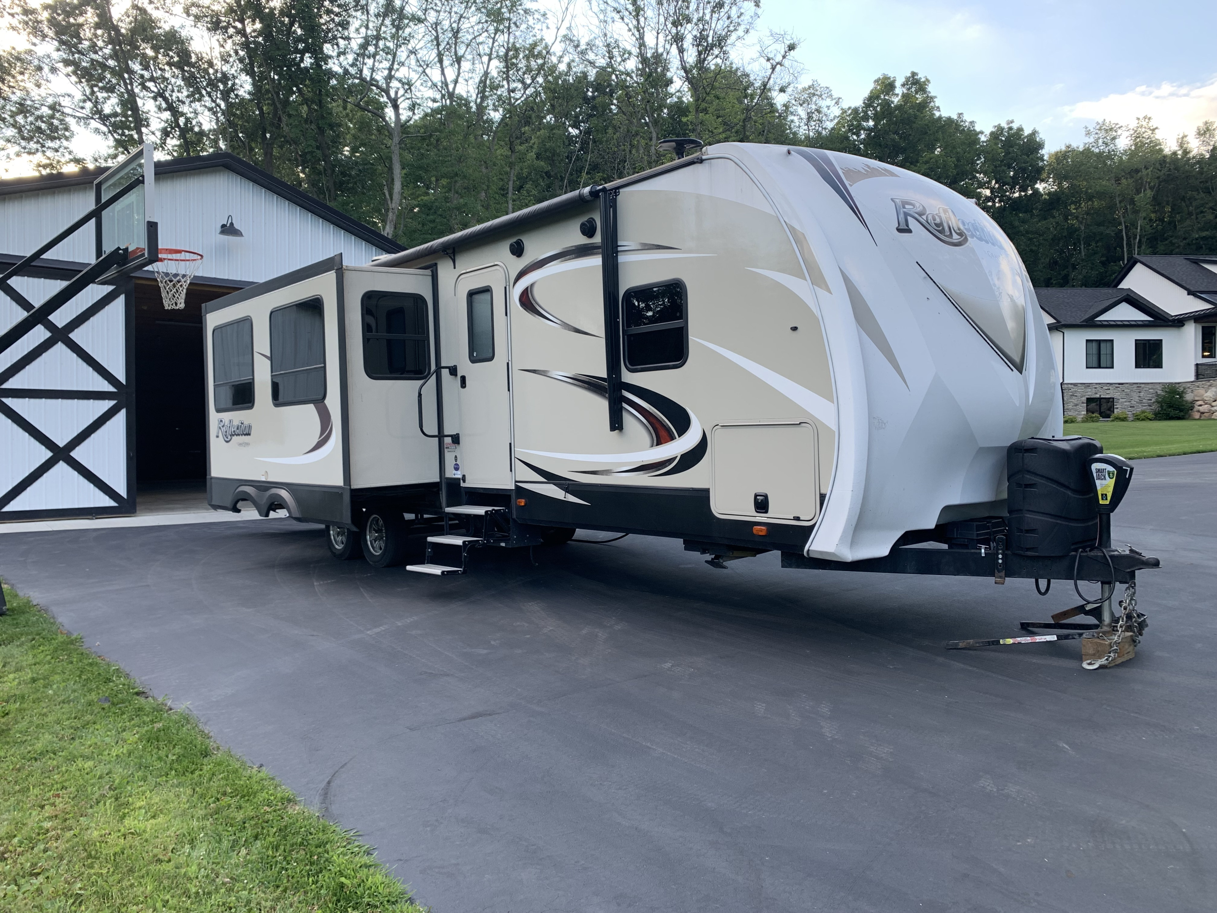 Luxury family friendly camper