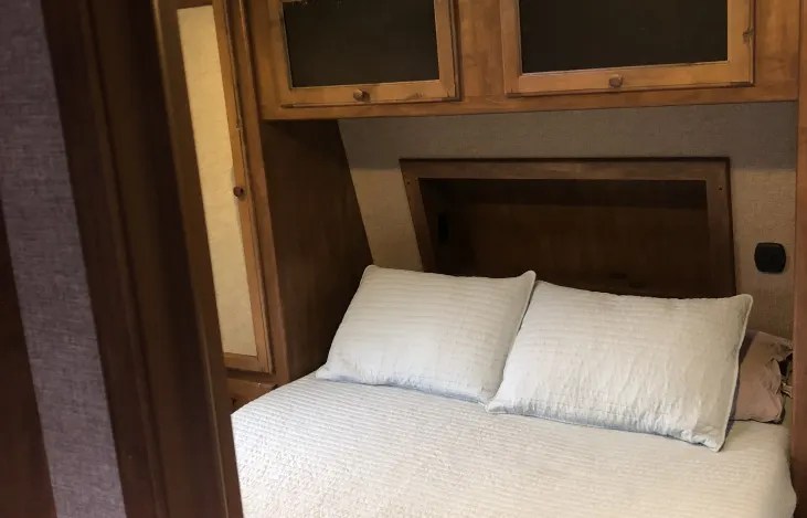 Master Bedroom Queen size bed.. Keystone Sprinter 2015
