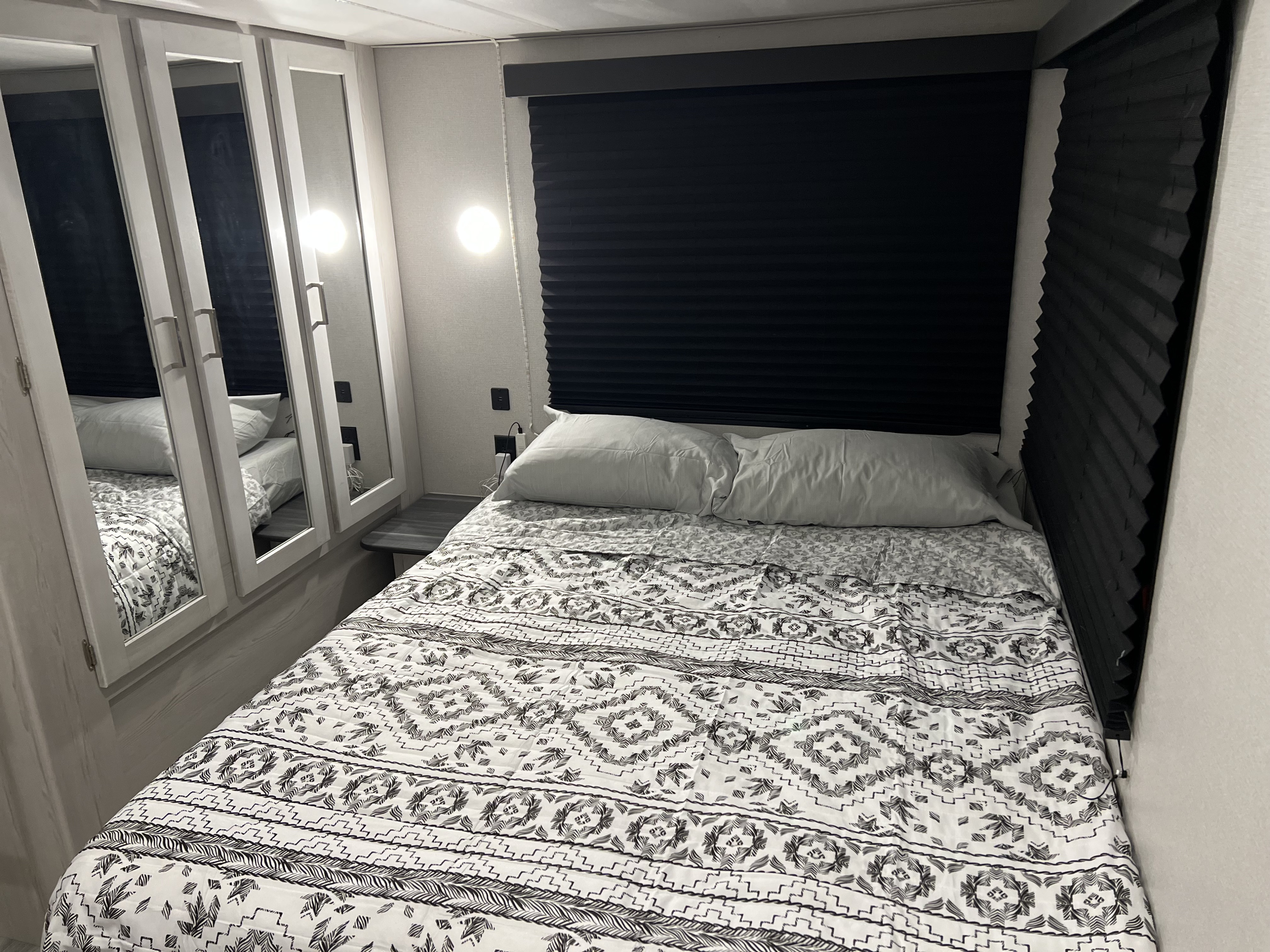 Fifth-wheel RV Rental 