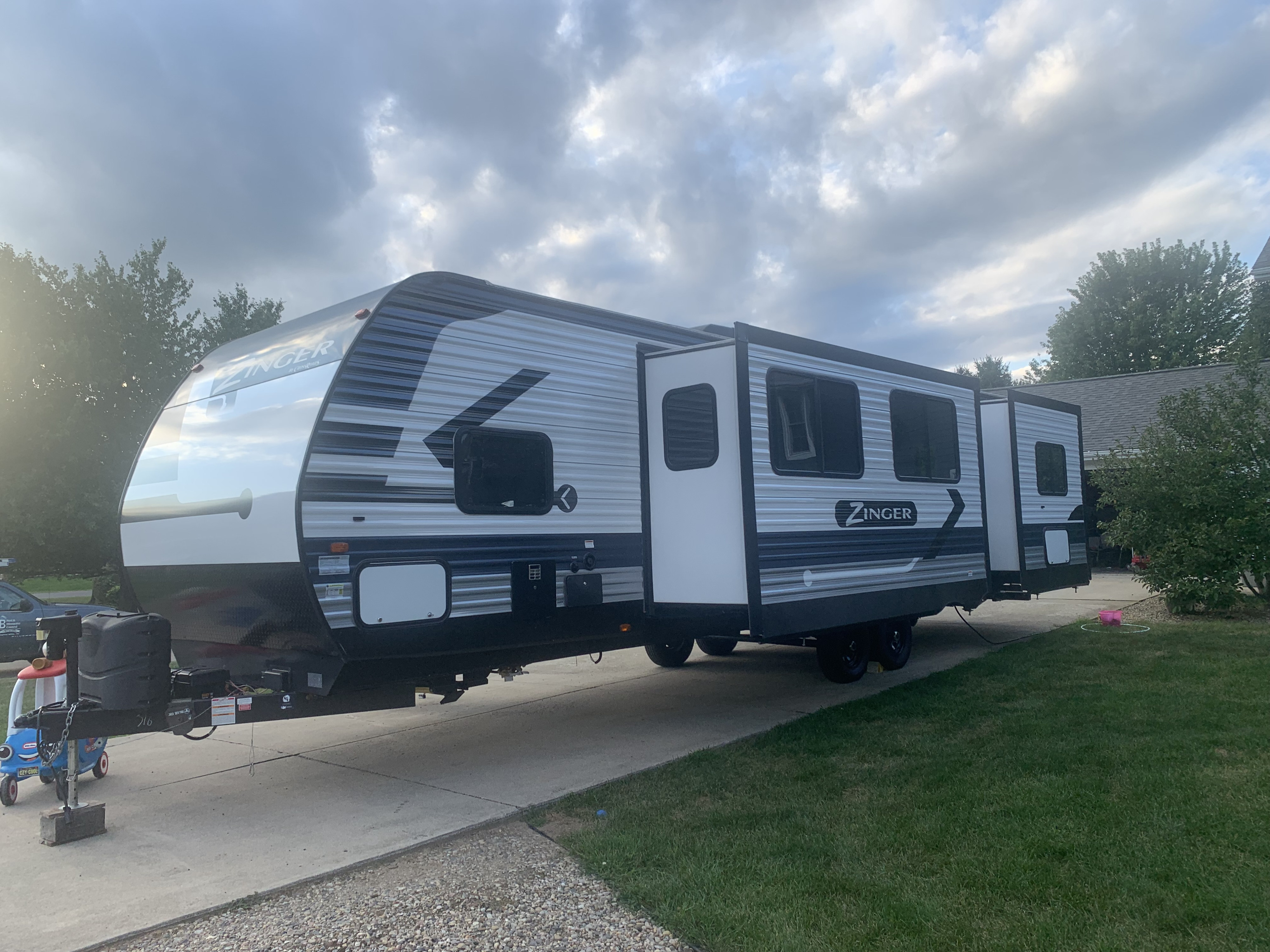 2021 CrossRoads RV Zinger ZR320FB
