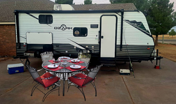 2022 Ozark Forest River Sleeps 5
