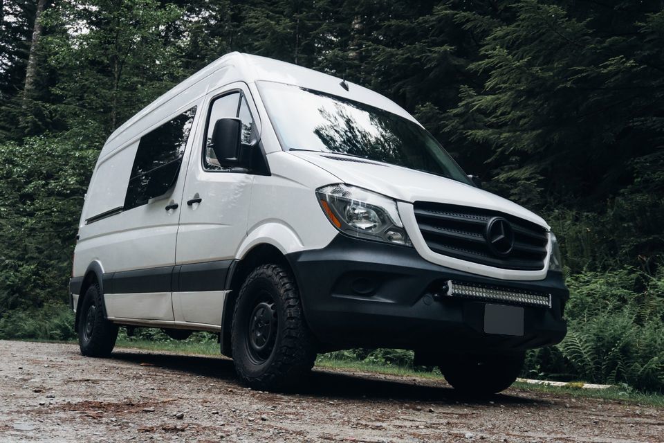 The Lady Luna: Mercedes Sprinter 2500
