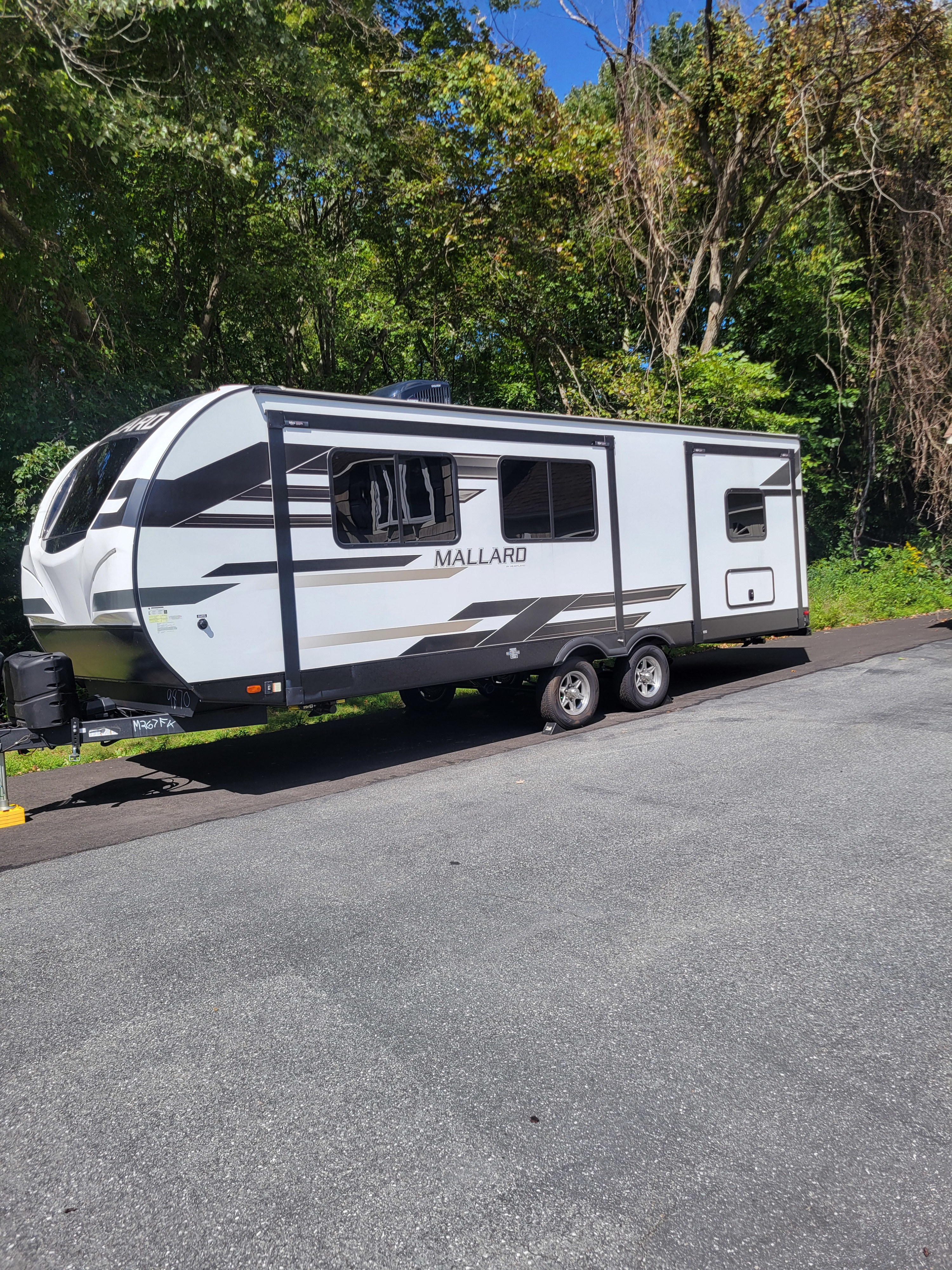 Luxury travel trailer w/ King size bed & 50 inch flat screen