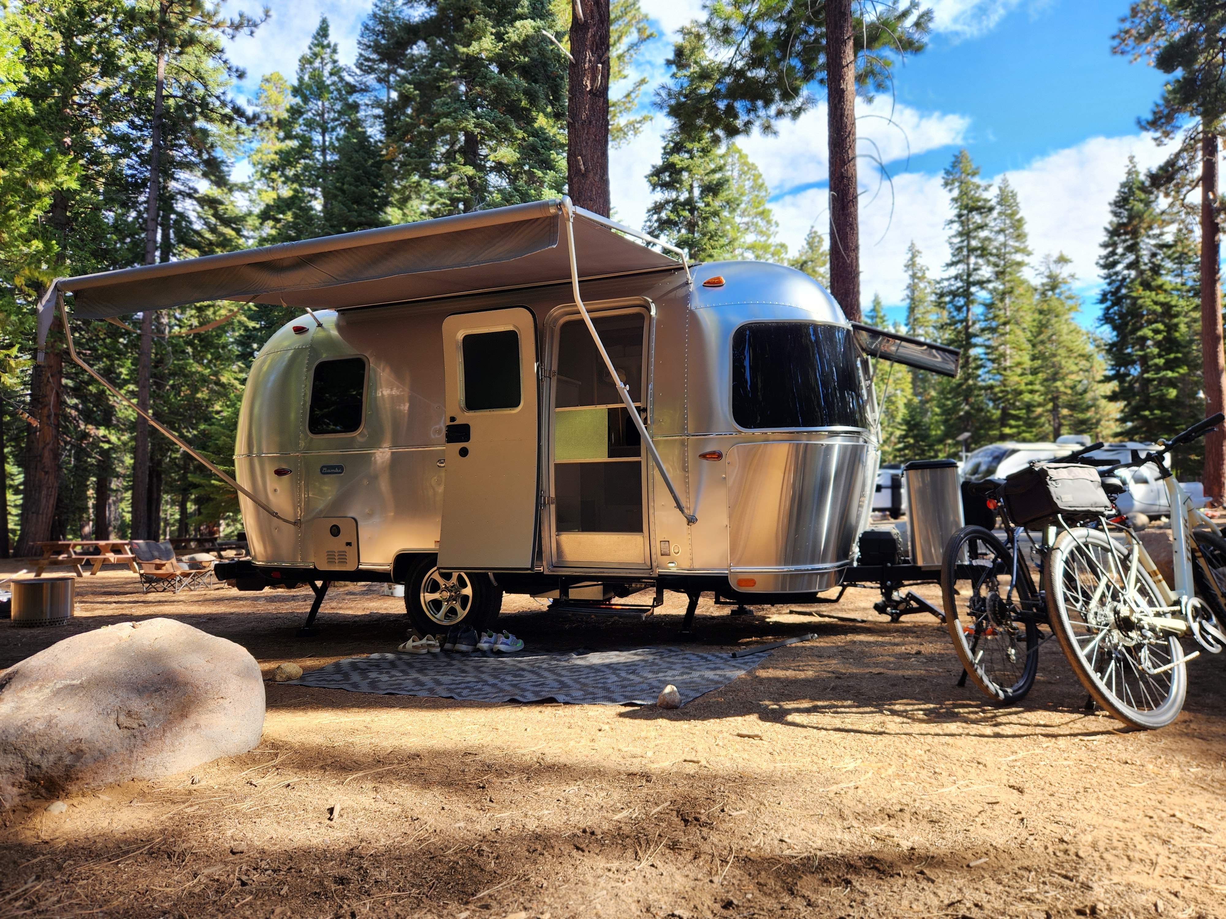 Airstream Bambi GLAMPING 19ft