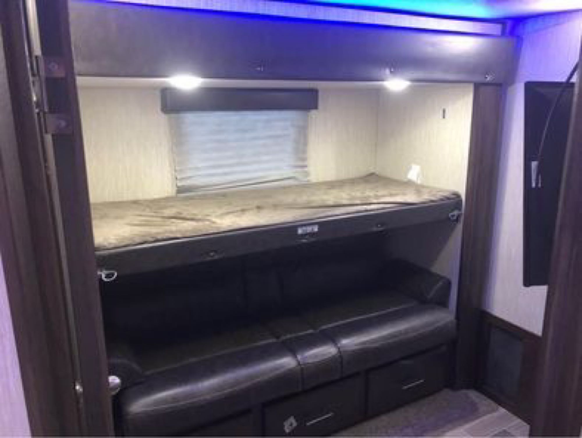 Forest River Cherokee Grey Wolf 2019