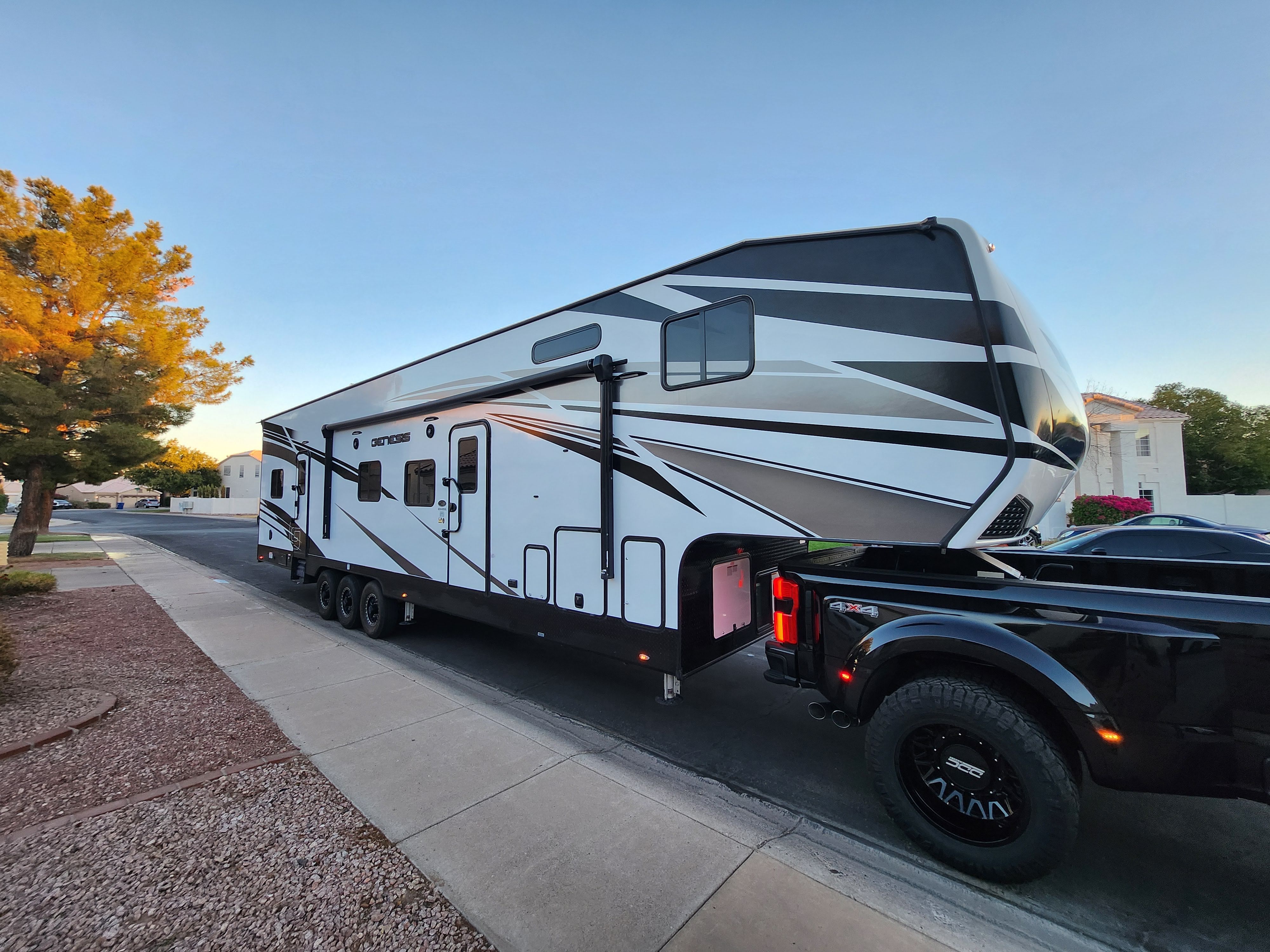 Toy hauler RV Rental 
