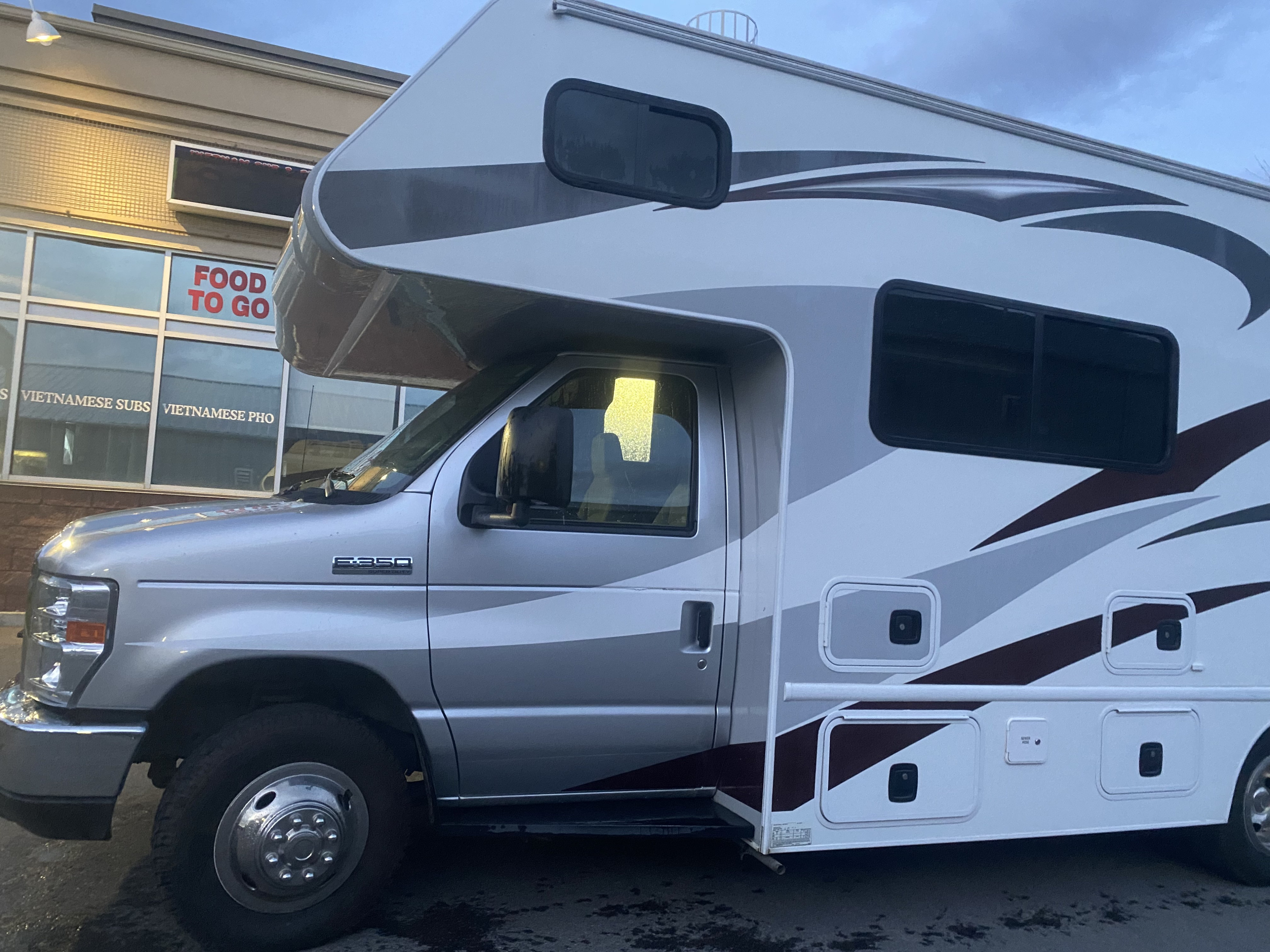 2017 Adventurer 23RB View 2 - Calgary RV Rental Details