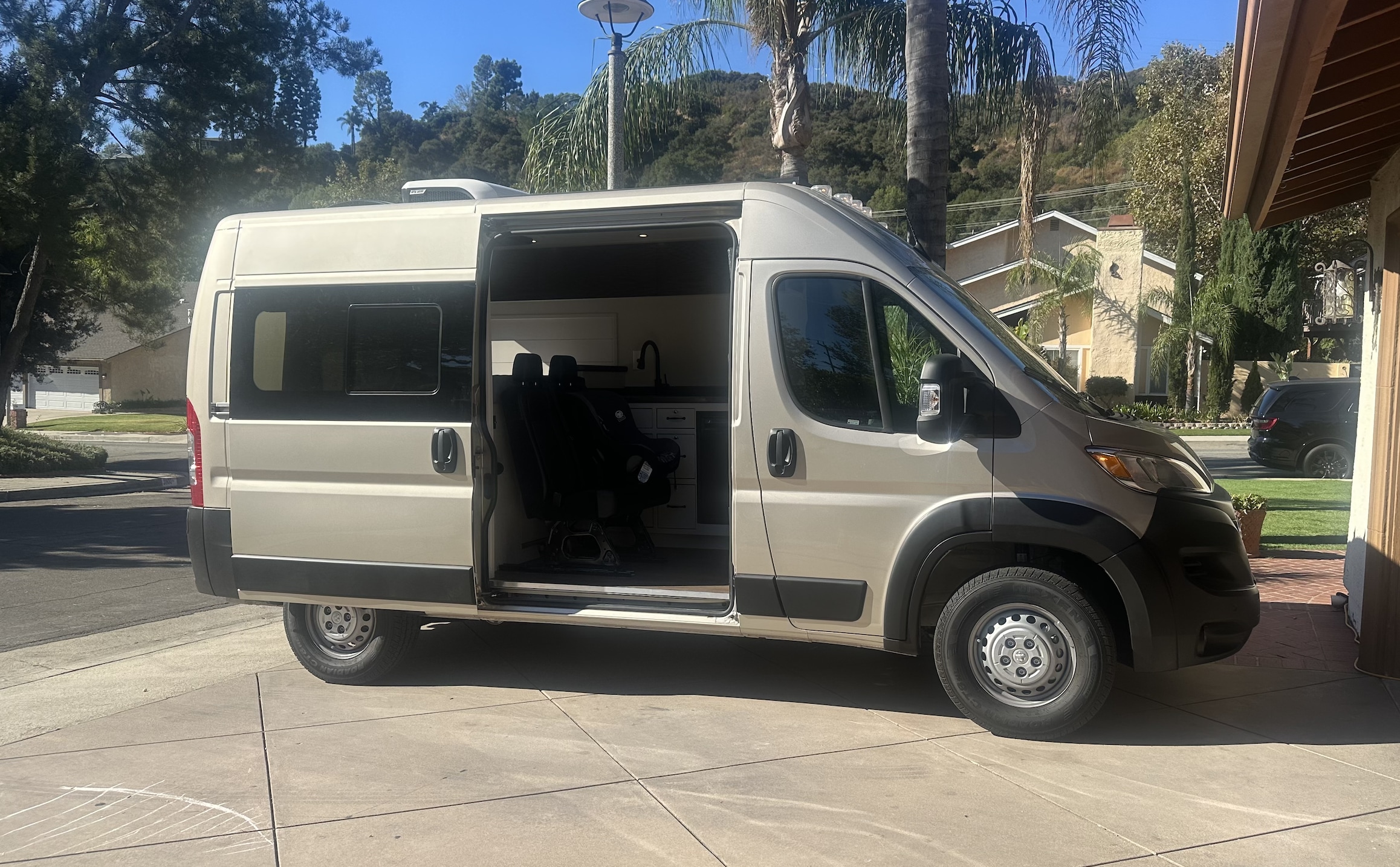 2024 CamperVan "Sunny" OFF GRID HEAT AND AC - 5 seatbelts!