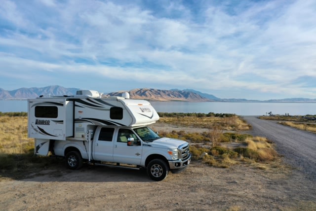 Lance Truck Camper & Diesel Ford F-350 4X4