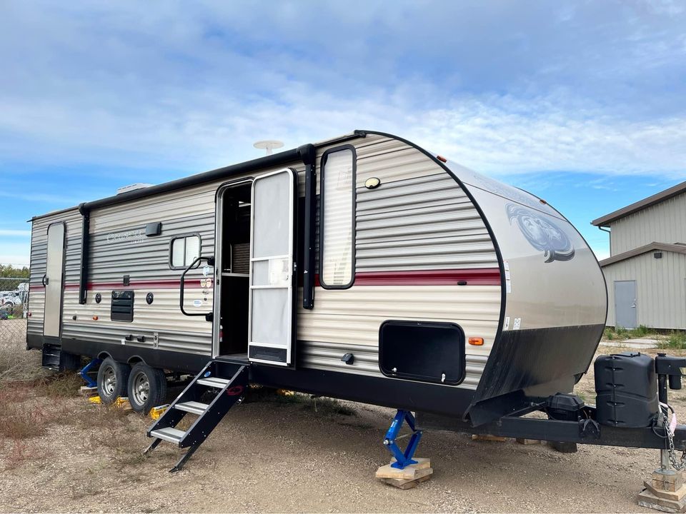 Cheerful 2018 Cherokee M-274DBH Travel Trailer