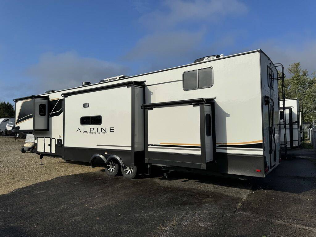 2025 Keystone Alpine