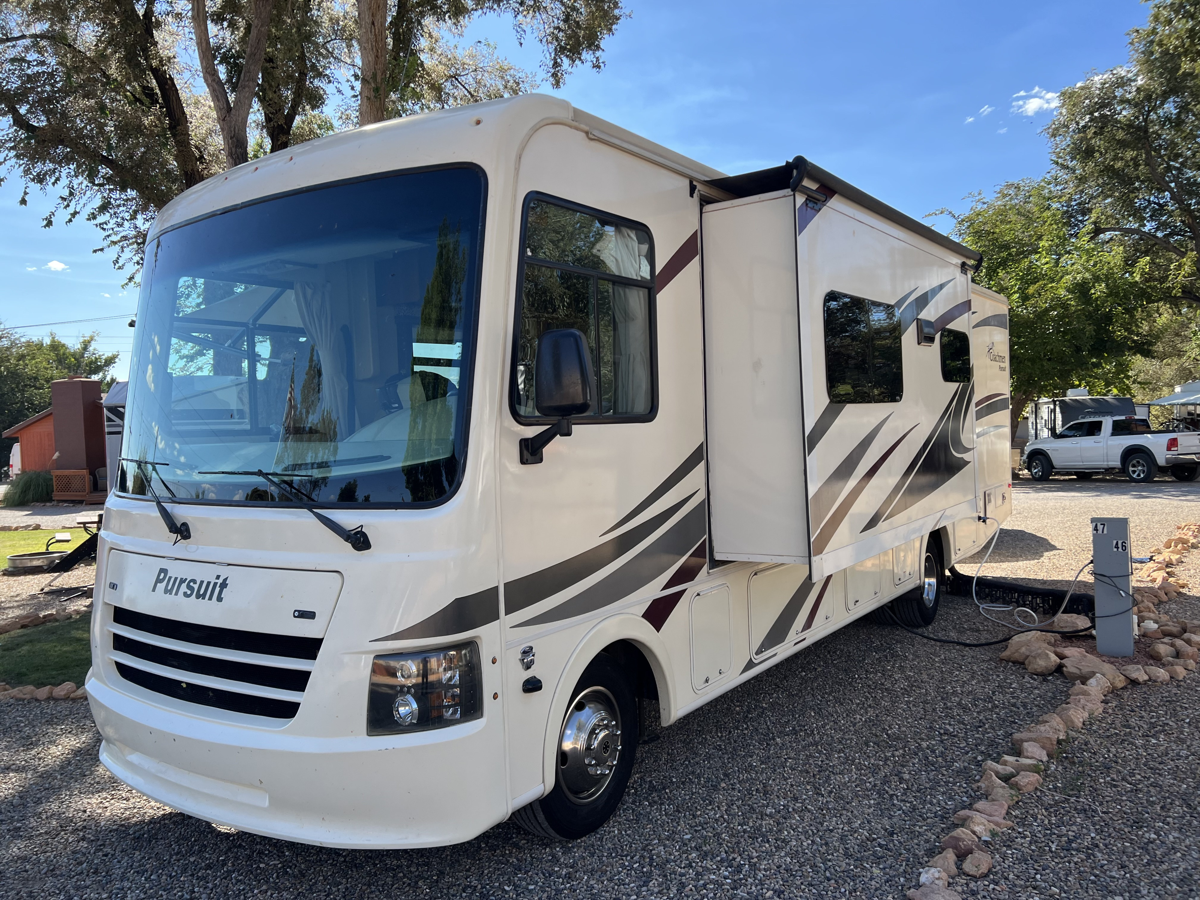 2019 Coachmen Pursuit- bunk beds.