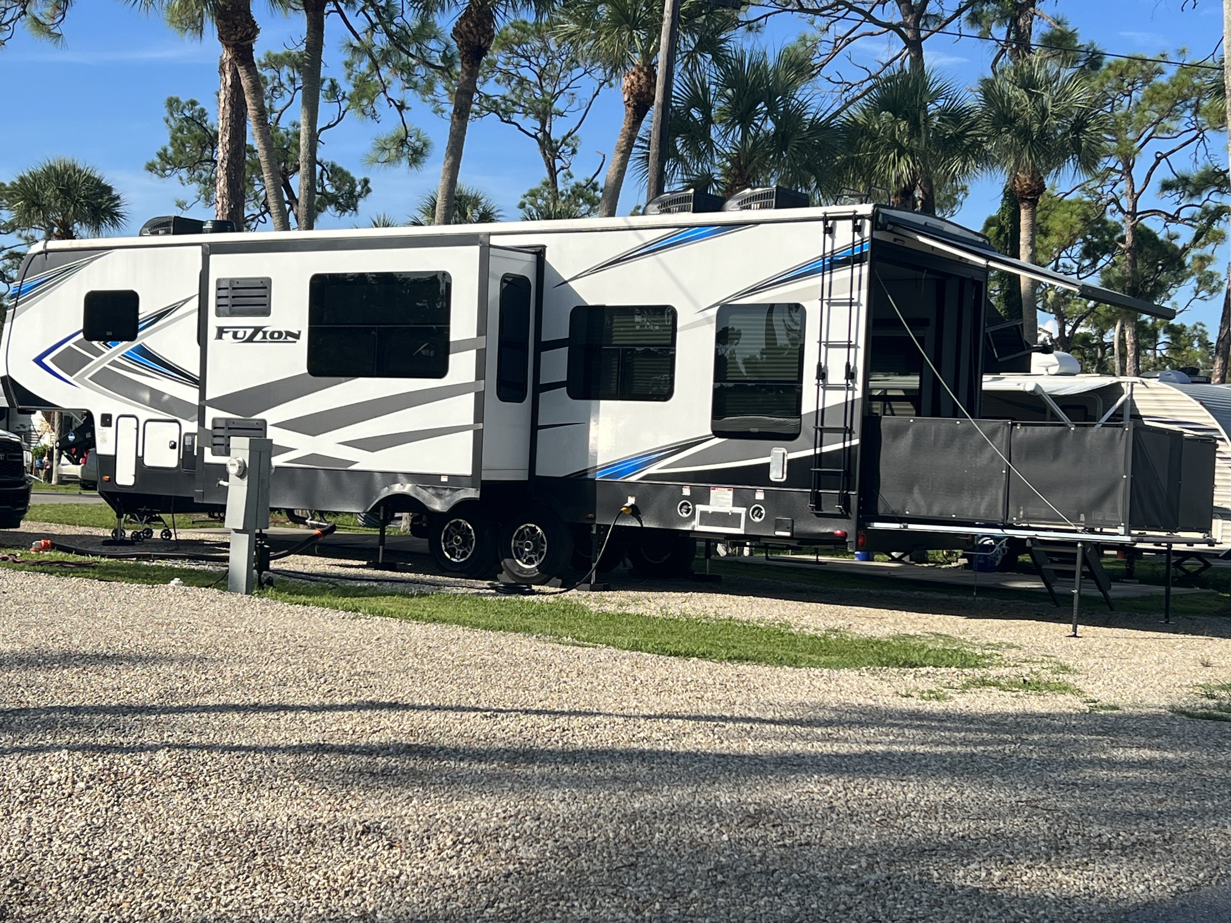 2021 Keystone RV Fuzion Toy Hauler
