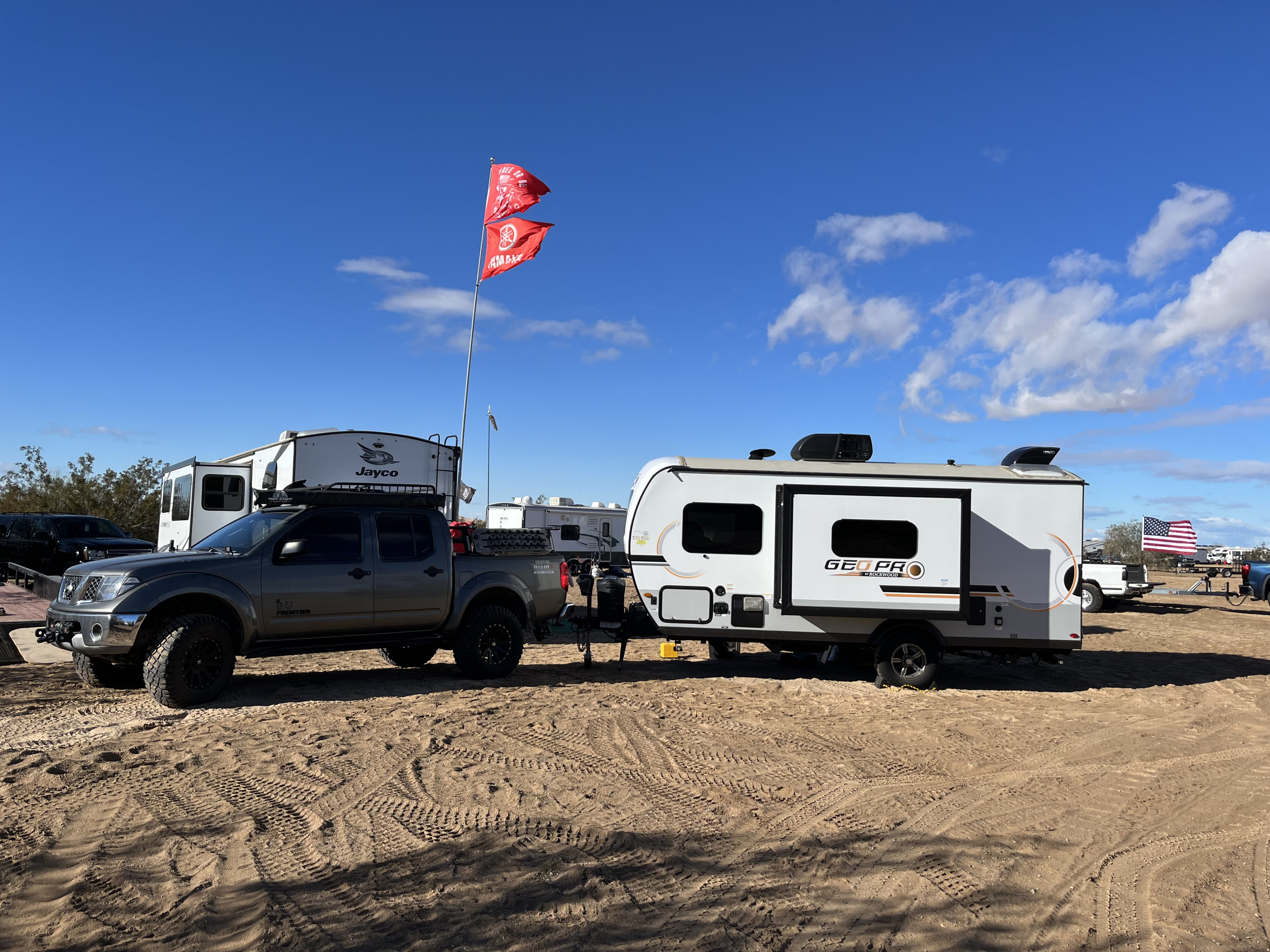20' trailer / Sleeps 2 adults & 2 children / National Park Ready!!