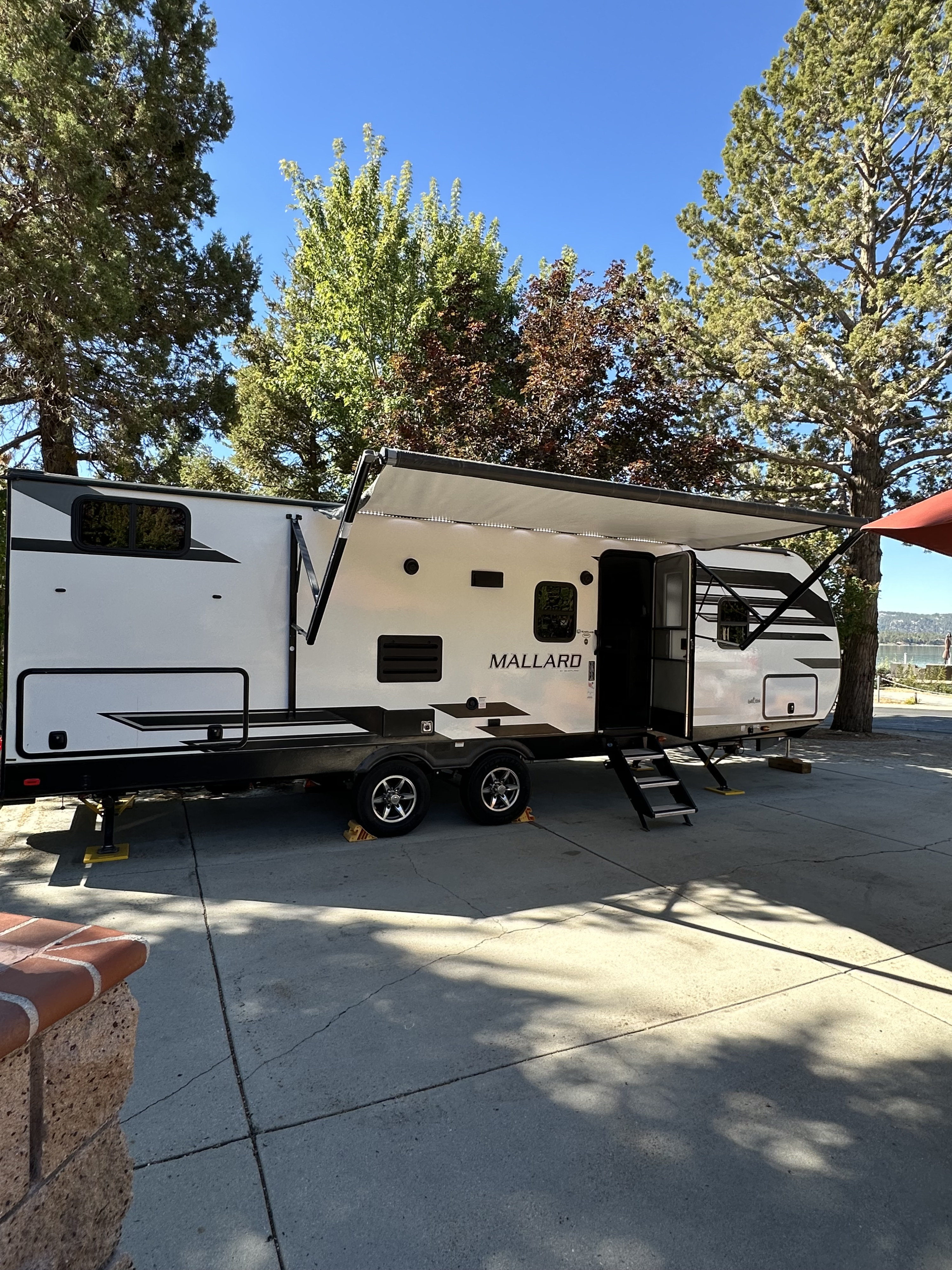 2022 Heartland Mallard *Sleeps 8-10 Guests*